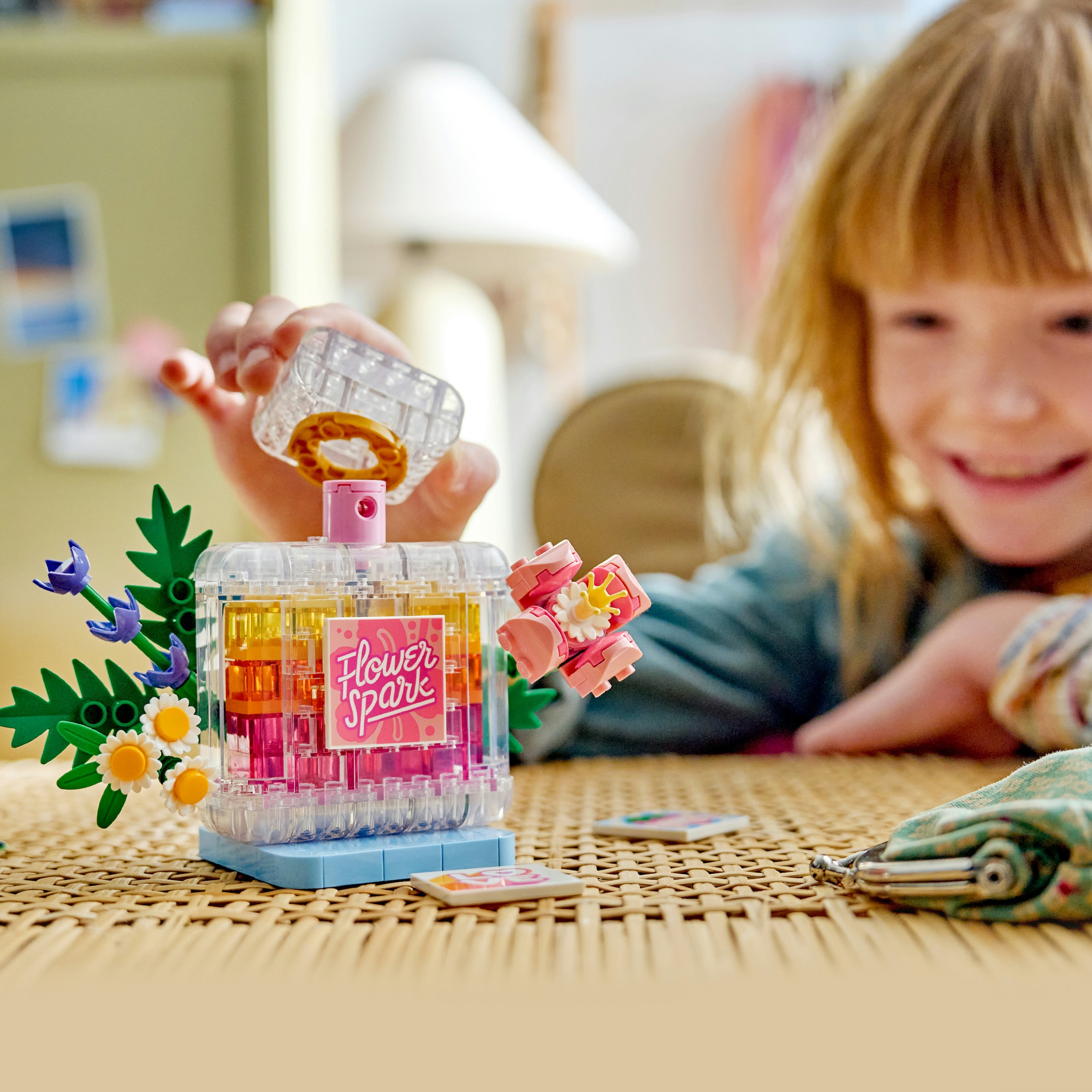 LEGO® Konstruktionsspielsteine »Parfümflasche mit Blumendeko (31383), LEGO Creator« Made in Europe