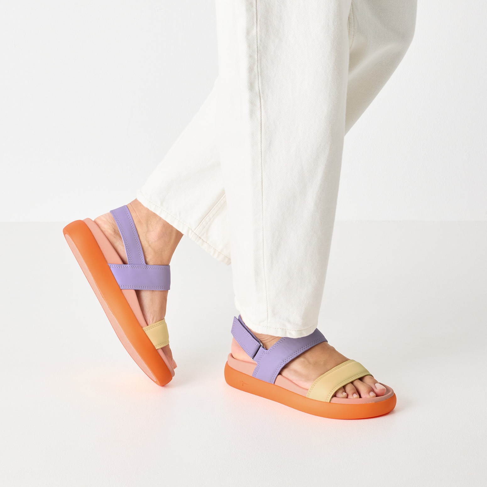 Tamaris Riemchensandale  , Plateau, Sommerschuh, Klettschuh, Sandalette in veganer Verarbeitung