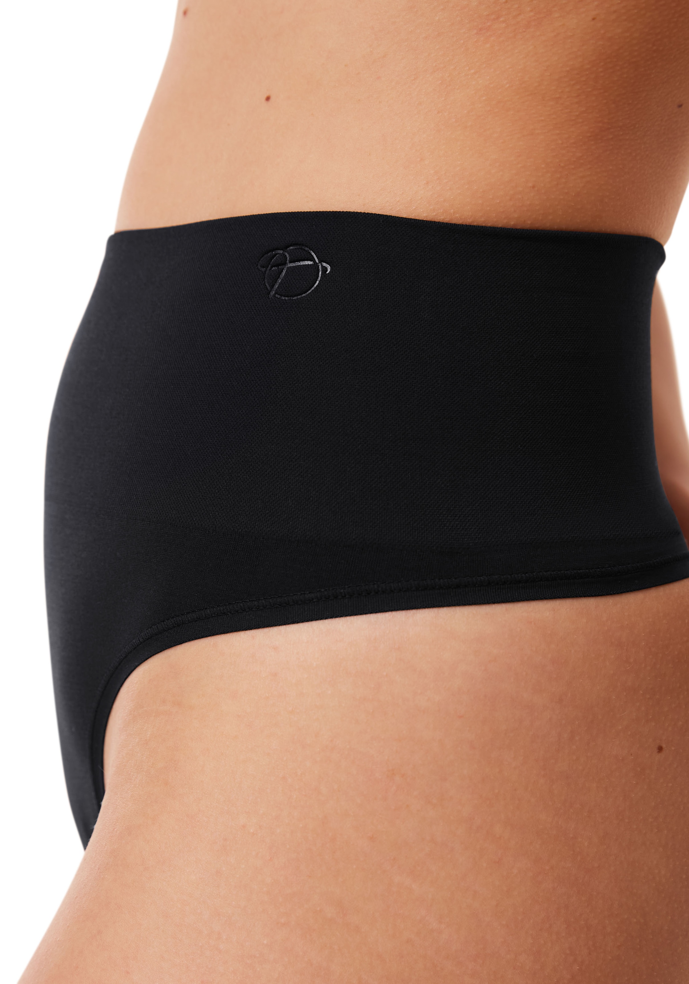 Triumph String »Soft Sculpt«, (2er Pack), mit hohem Beinausschnitt, formend, medium Shape-Effekt, flache Nähte