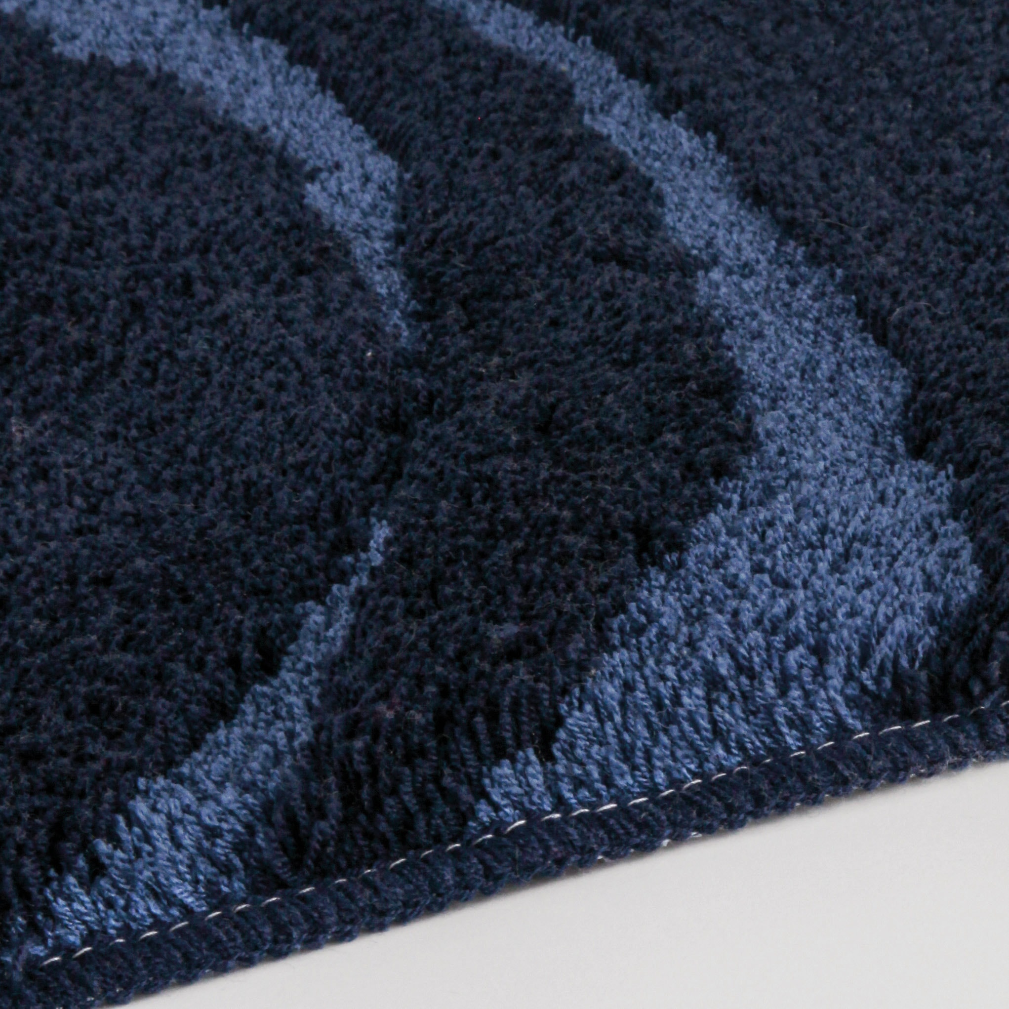 Kleine Wolke Badematte »»Mystic«, Badvorleger, Badezimmer Teppich« Höhe 25 mm rutschhemmend beschichtet fußbodenheizungsgeeignet Badteppich, modernes Design, Hoch-Tief Effekt, rechteckig & rund