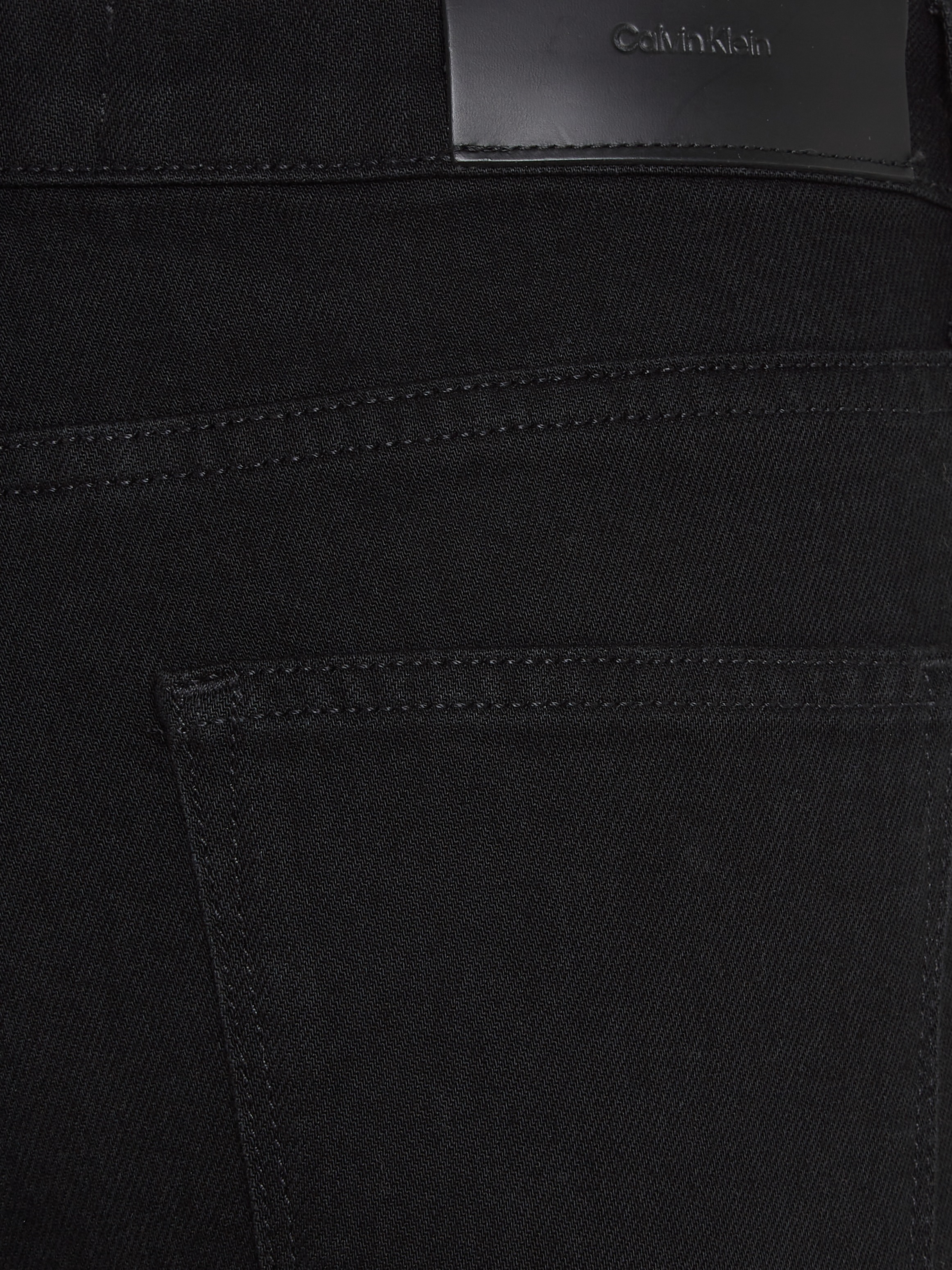 Calvin Klein Slim-fit-Jeans »MR SLIM - SOFT BLACK«, mit Leder-Brandlabel am hinteren Bundabschluss