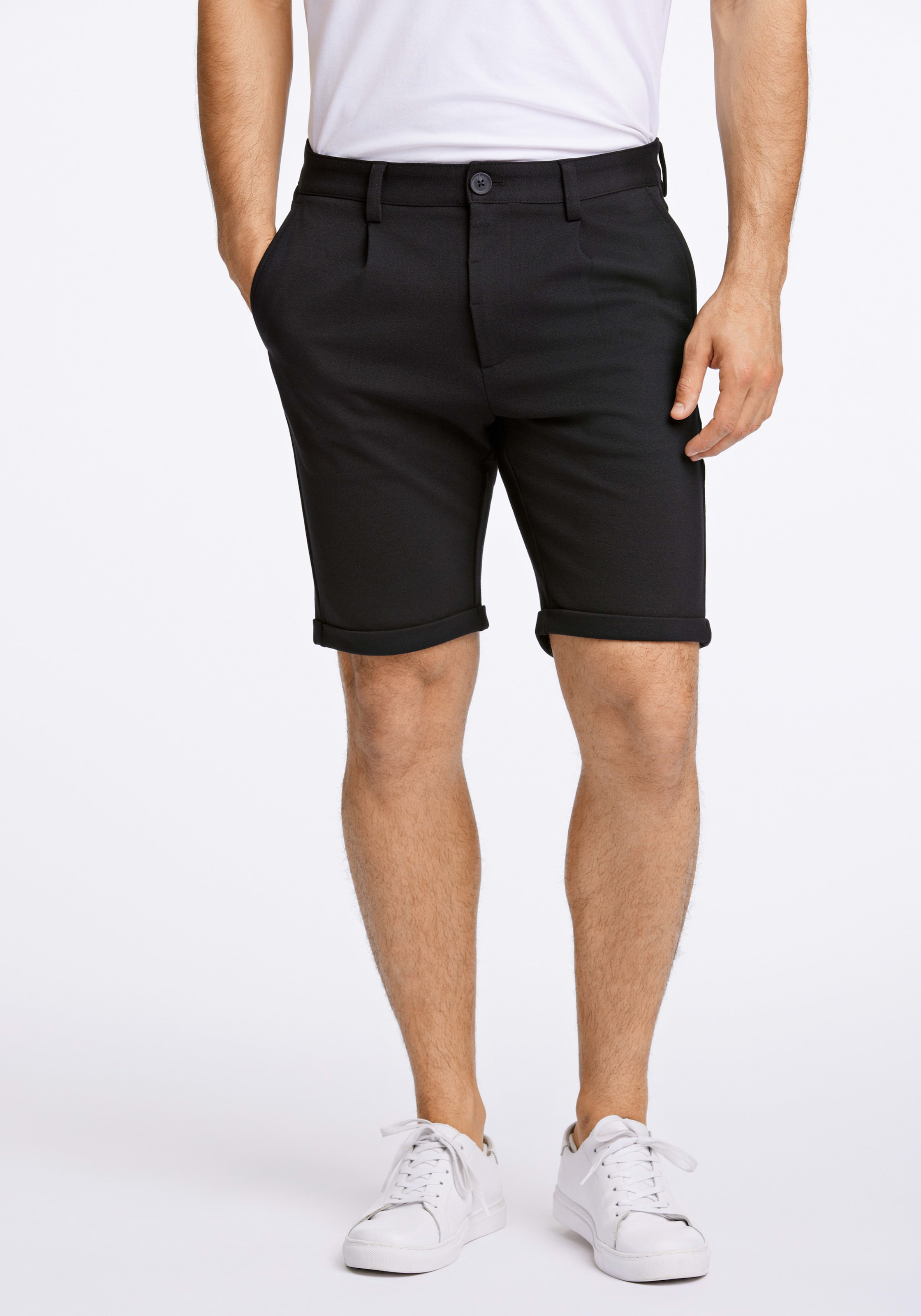 LINDBERGH Chinoshorts  im Slim Fit und mit Viskose und Stretch
