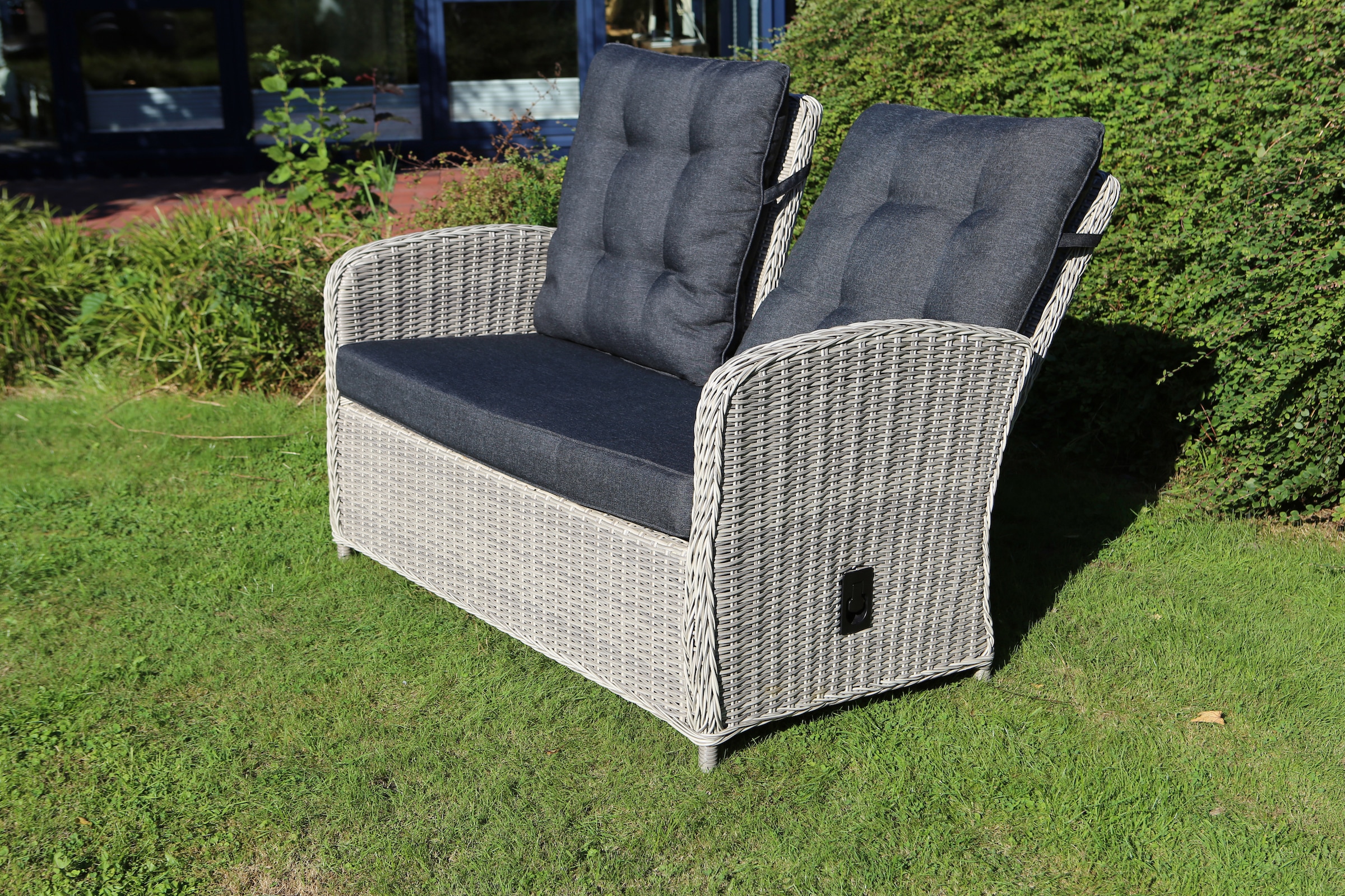 Destiny Gartenlounge-Set »MERANO«, (11 tlg., 1x 2er Sofa, 2x Sessel, 1x Tisch, inkl. Auflagen), Aluminium, Polyrattan