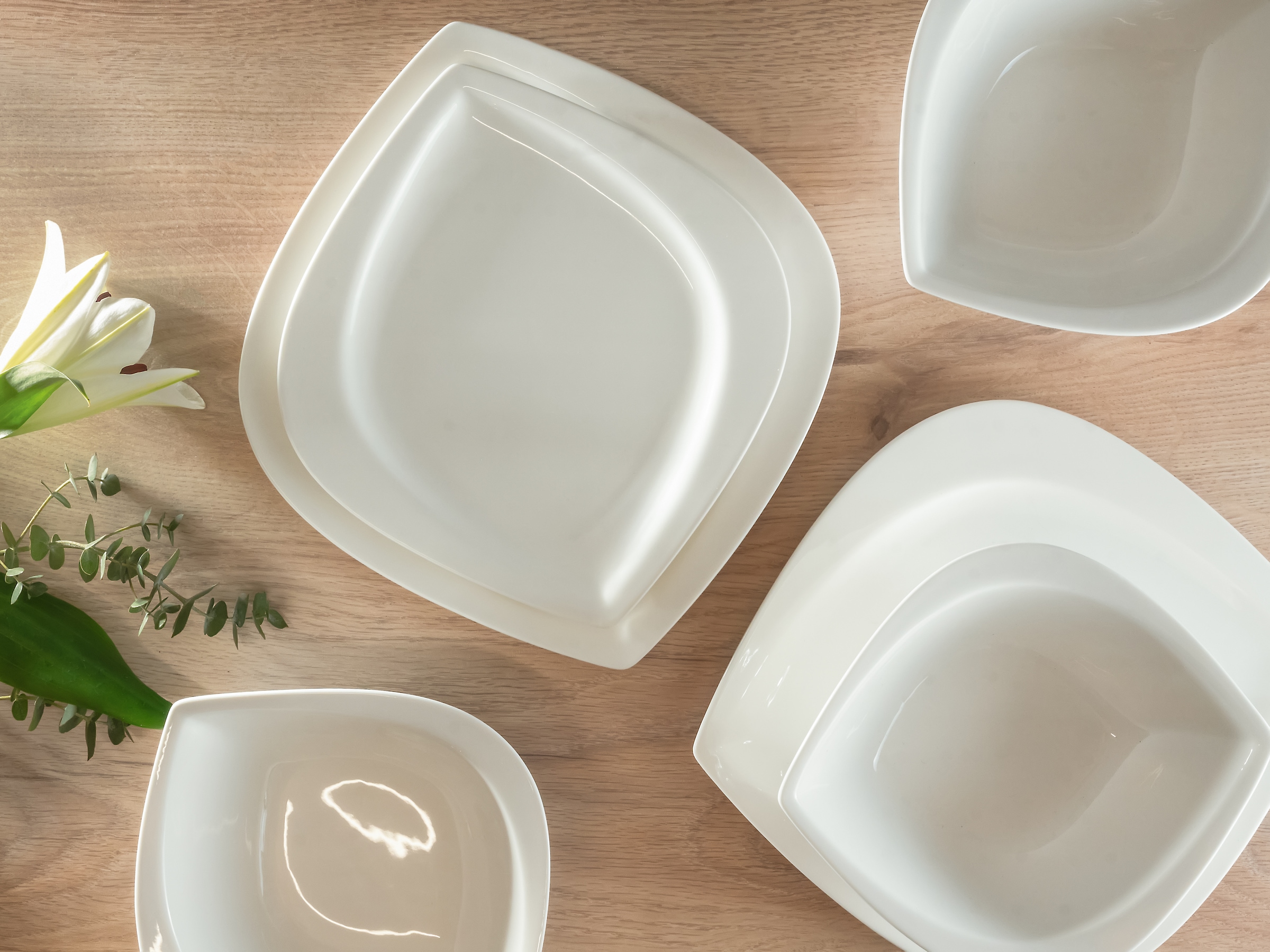CreaTable Tafelservice »Melbourne«, (Set, 12 tlg.), blattförmiger Charakter mit extra großer Essfläche