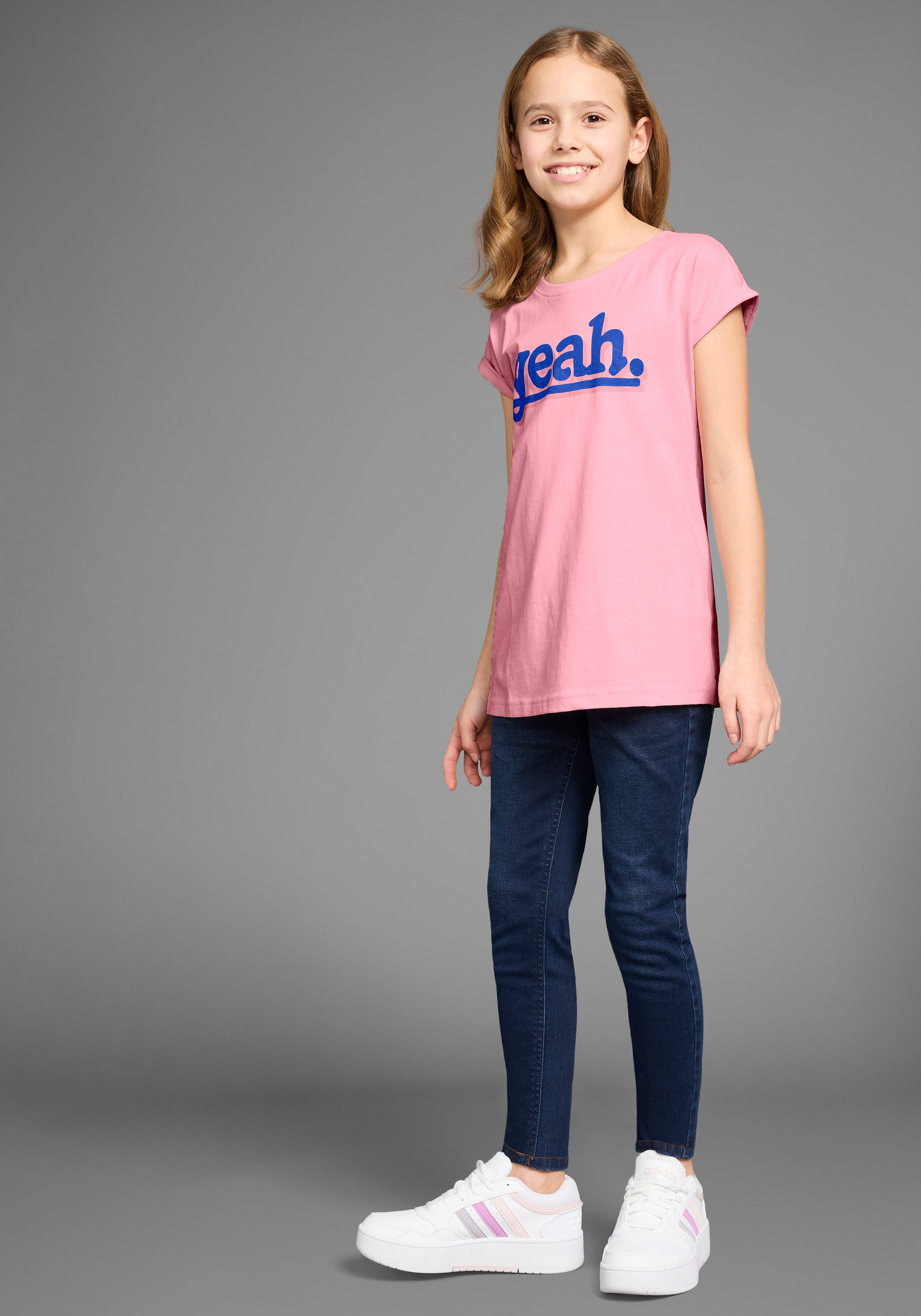 KIDSWORLD T-Shirt »Sprücheshirt mit überschnittener Schulter« T-Shirt "YEAH" print