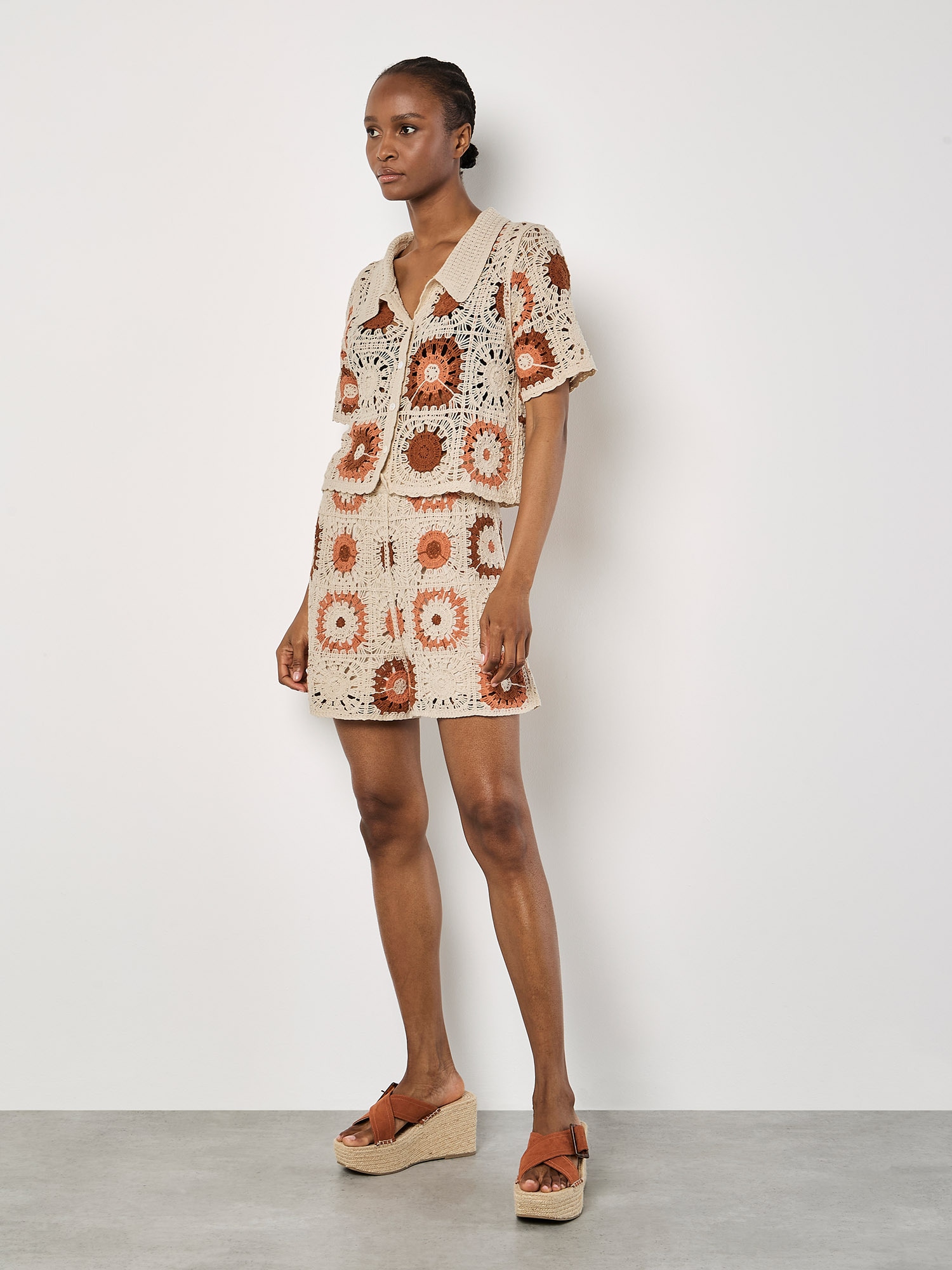 Apricot Shirtbluse »Häkelkragen-Knopf-Top« mit Kragen