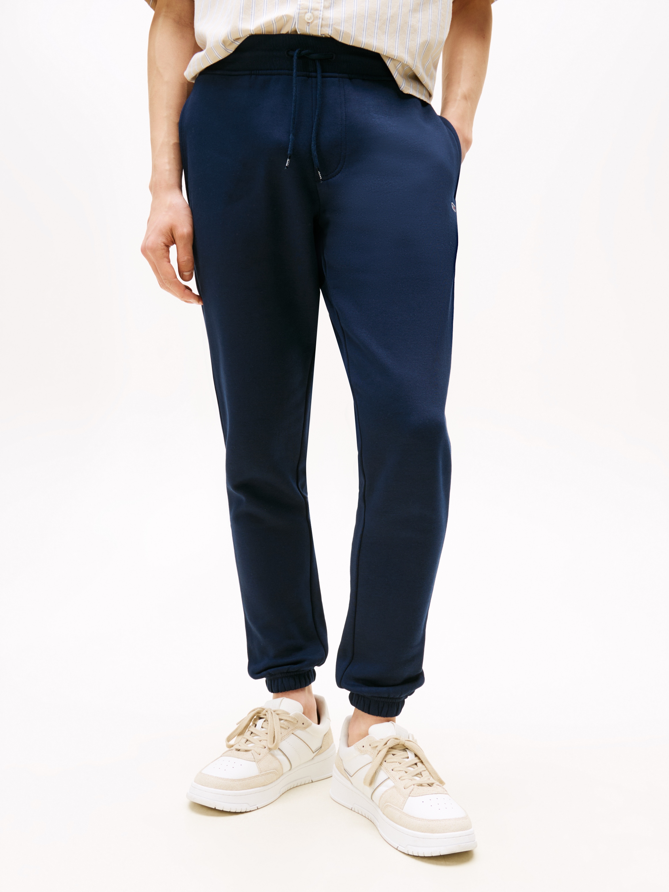 Tommy Jeans Sweathose »TJM SLIM S FLAG SWEATPANT«, Mit Kordelzug
