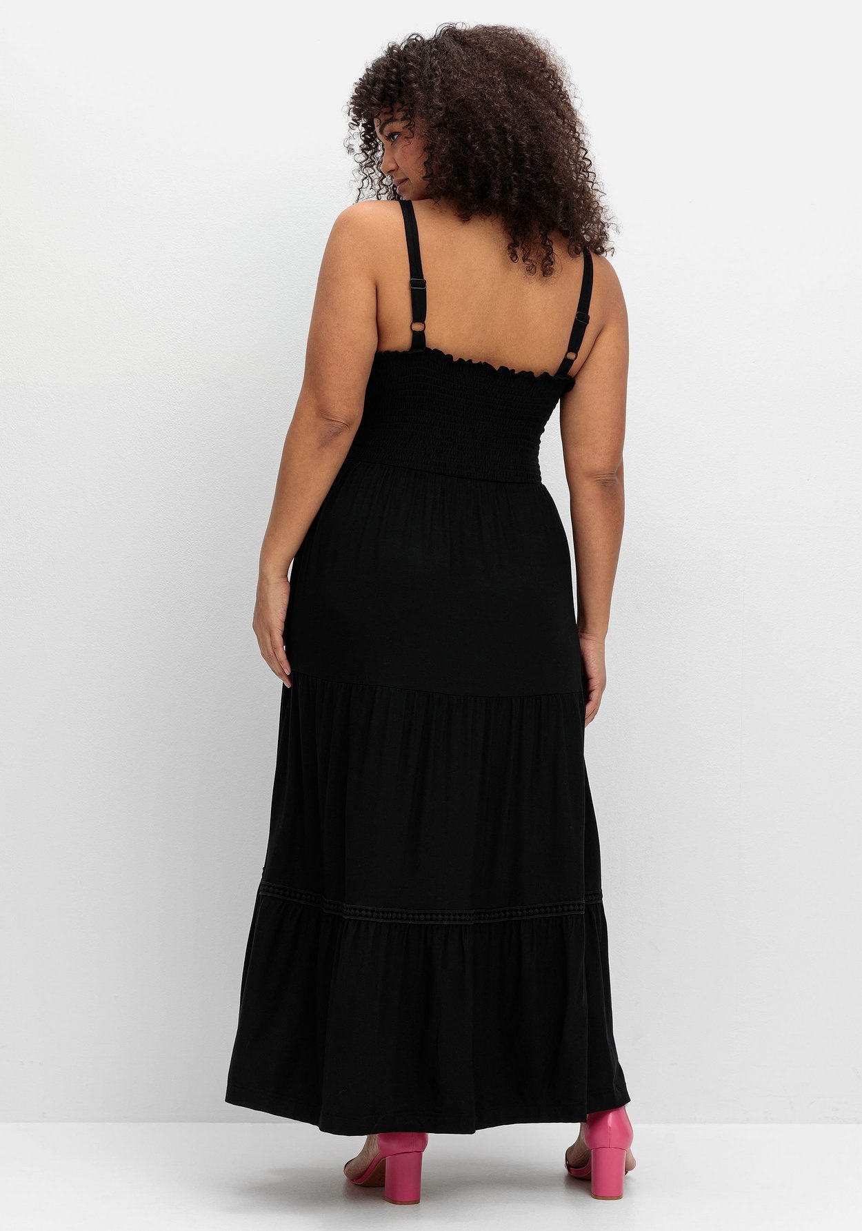 Sheego Sommerkleid »Maxikleid mit Smok-Oberteil und Volantrock«