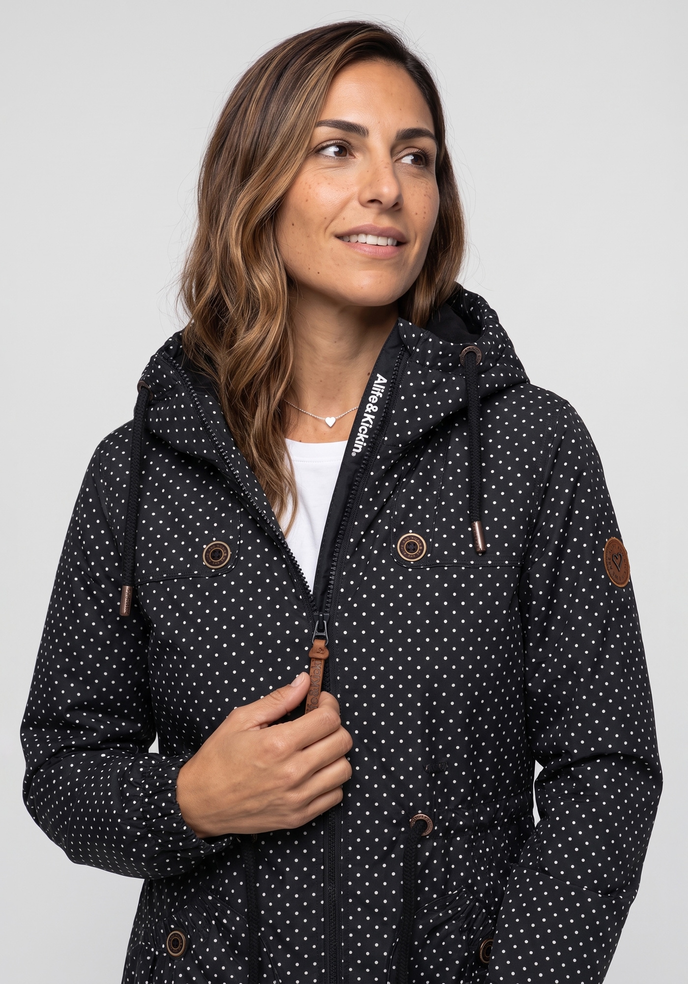 Alife & Kickin Outdoorjacke »CHARLOTTEAKB« mit Kapuze gefütterter Parka, Kapuzenjacke durch Bindeband tailliert