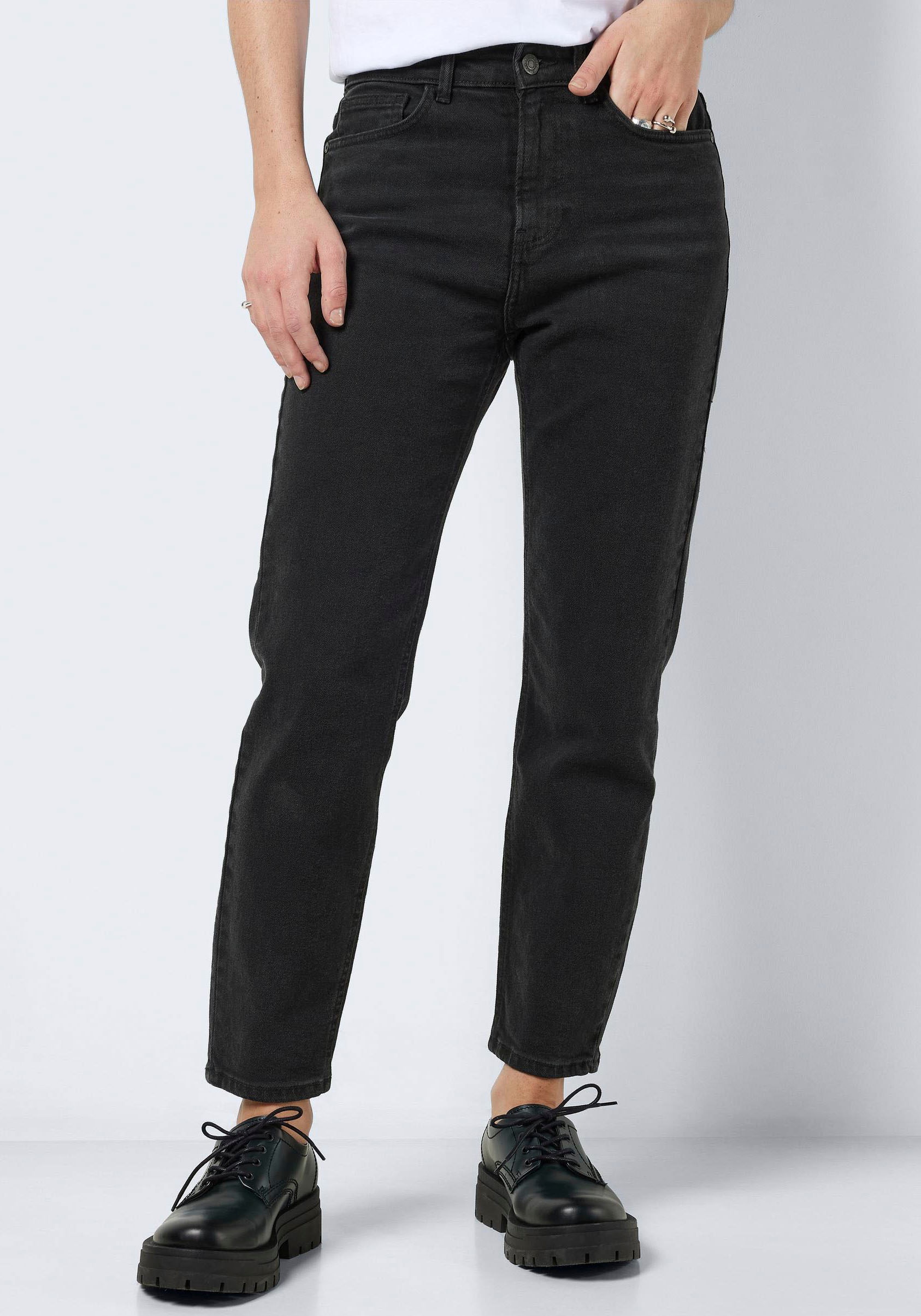 Straight-Jeans »NMMONI HW STRAIGHT ANK BLACK JEANS NOOS«, mit offenem Saum