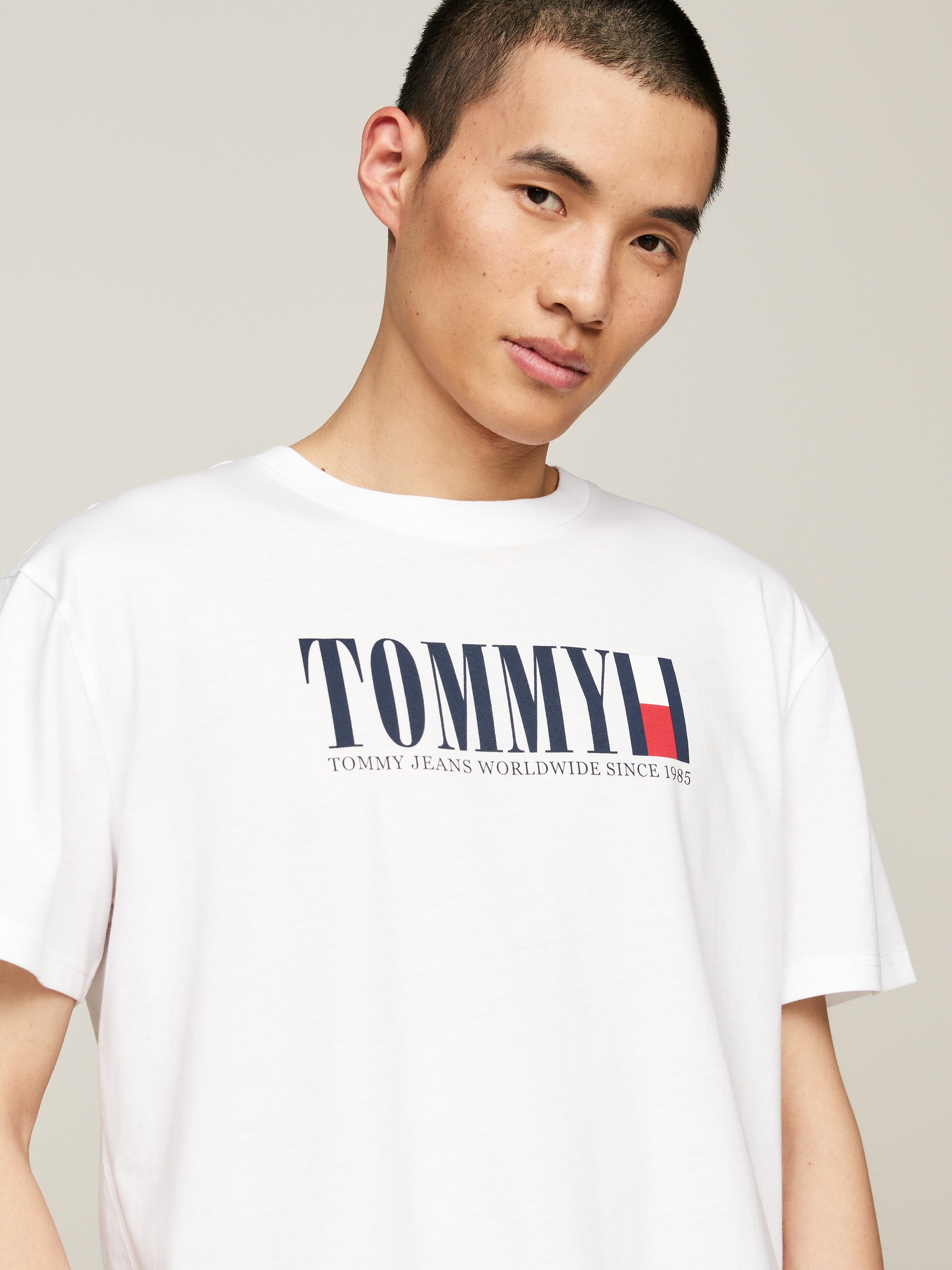 Tommy Jeans T-Shirt »TJM REG TOMMY DNA FLAG TEE EXT«, mit Logoprint