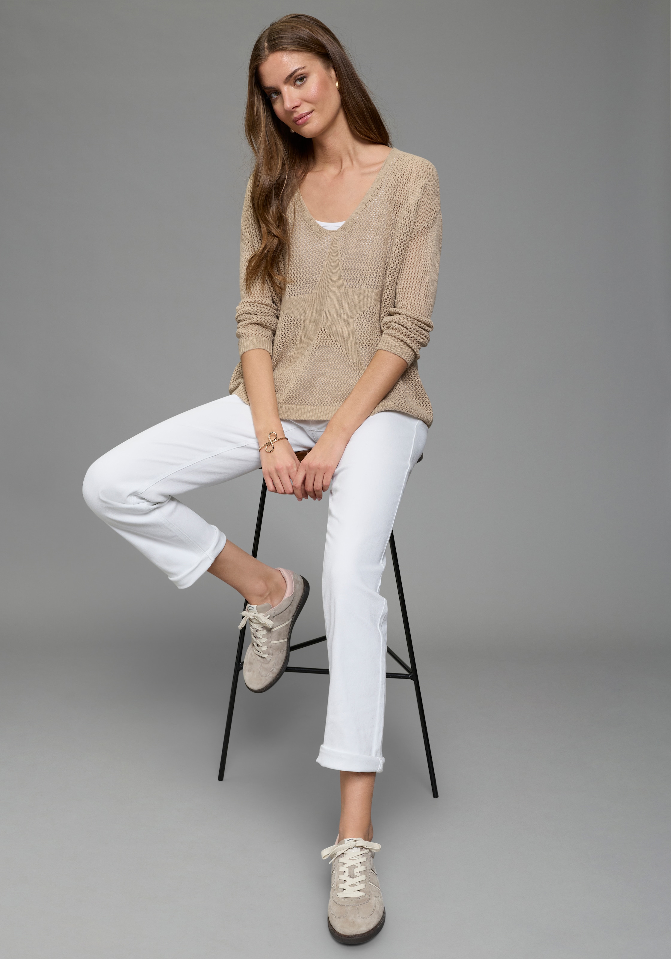 Laura Scott Strickpullover »aus sommerlich leichtem Material« aus modernem Lochstrick mit Sternmuster