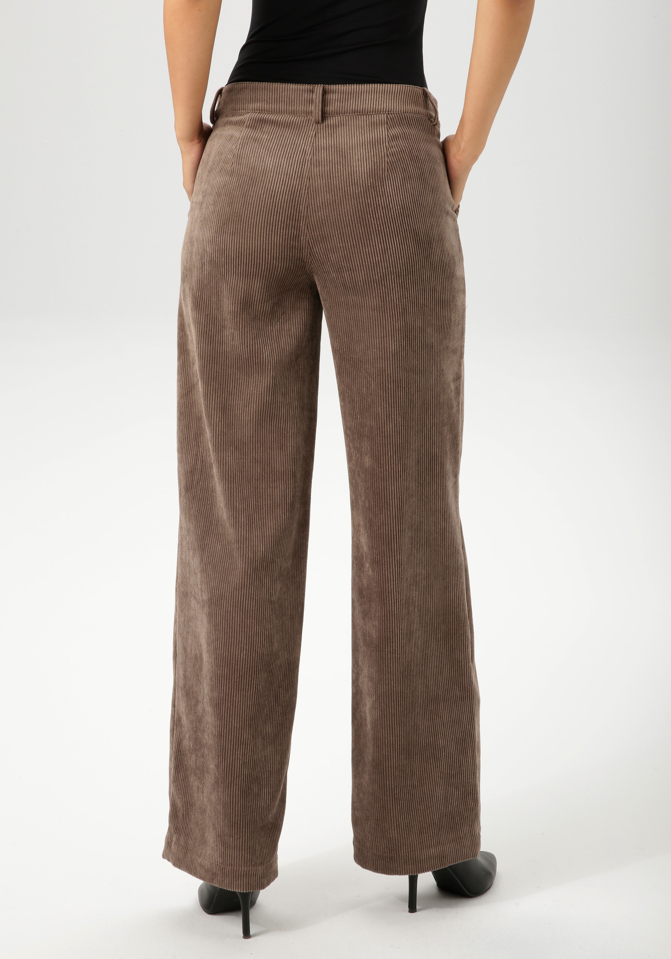 Aniston CASUAL Cordhose, mit trendigem, weiten Bein - NEUE KOLLEKTION