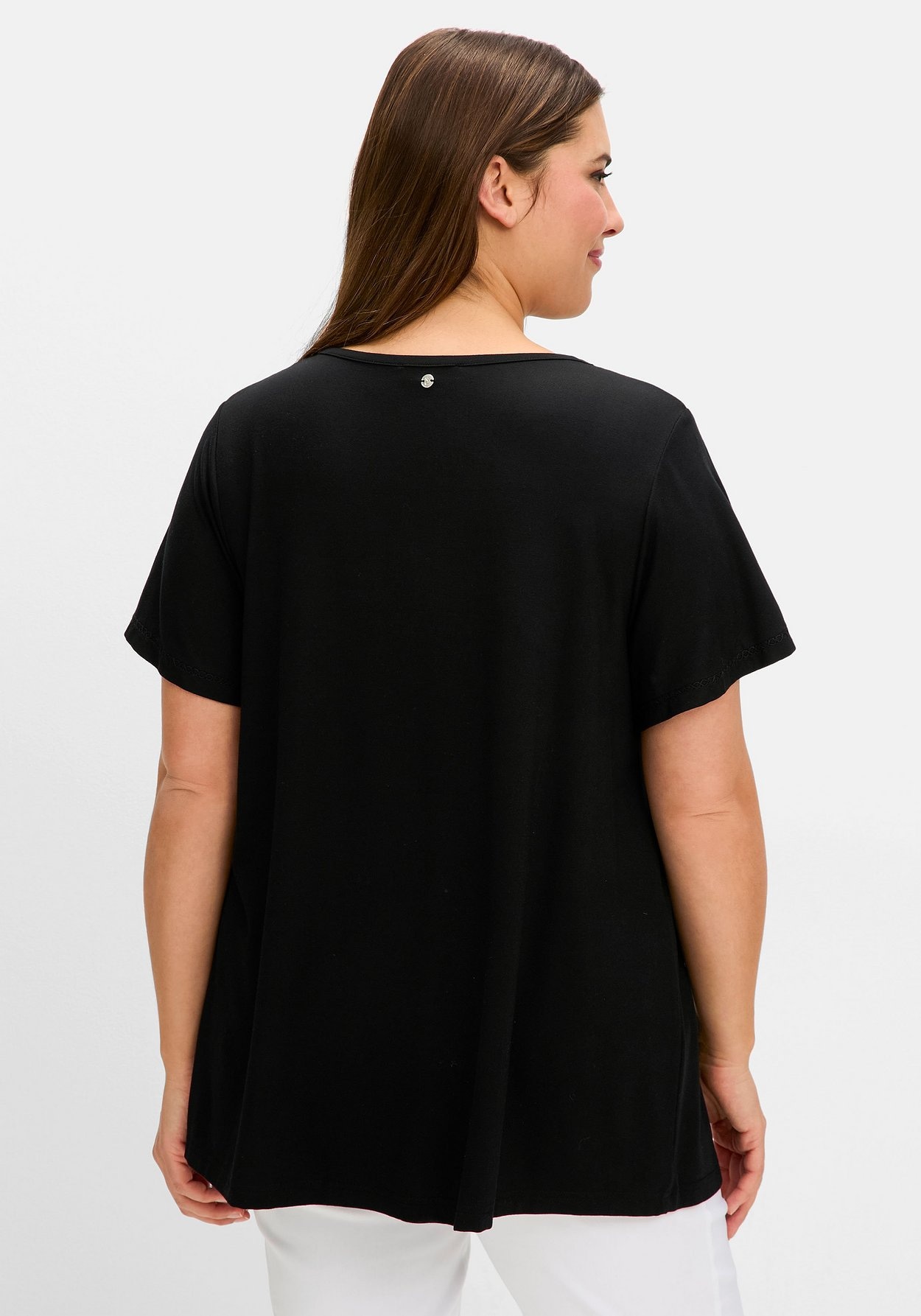 Sheego T-Shirt »Shirt mit verziertem V-Ausschnitt«