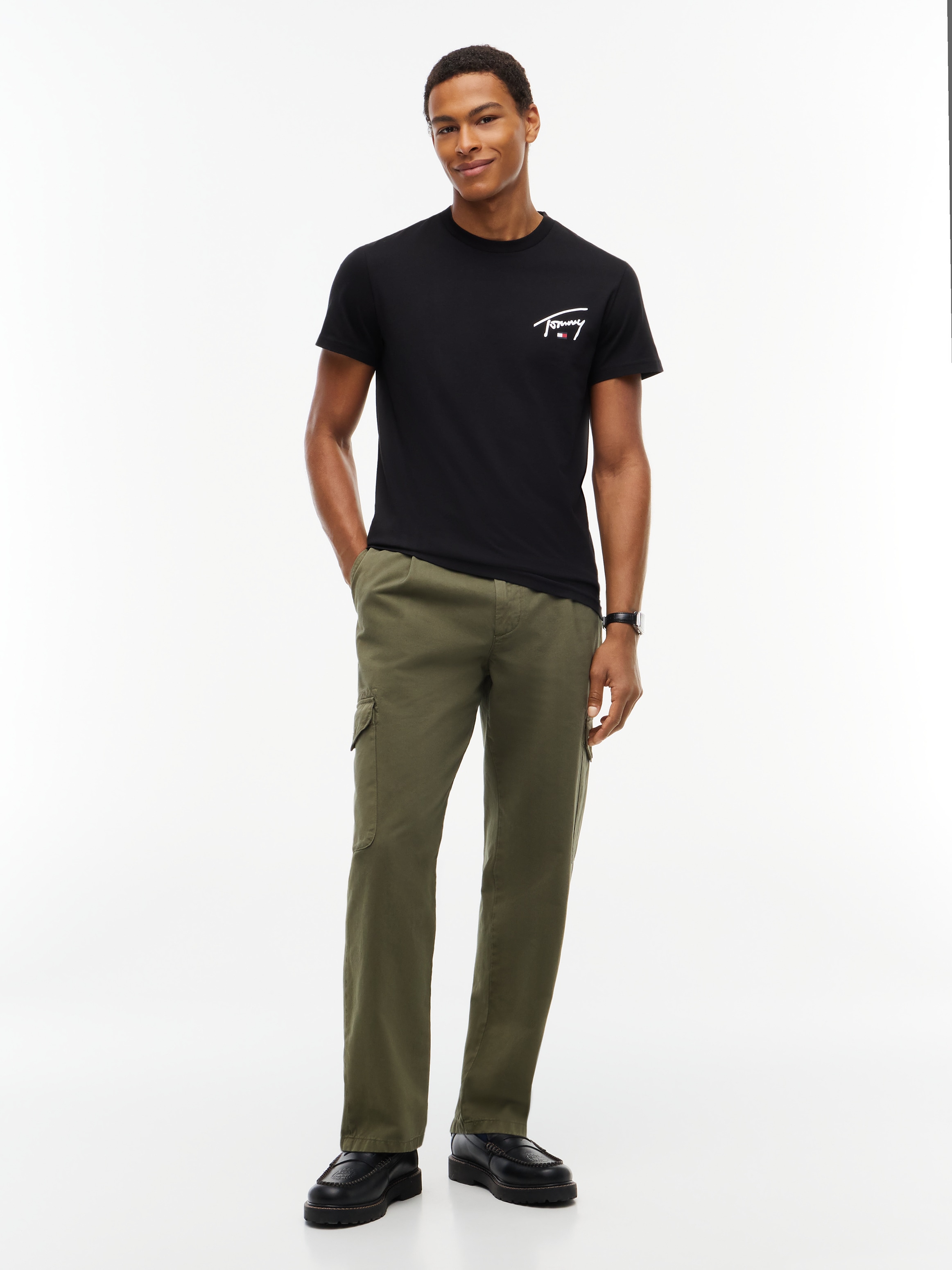 Tommy Jeans T-Shirt »SLIM SIGNATURE CHEST TEE« Slim fit mit Rundhalsausschnitt