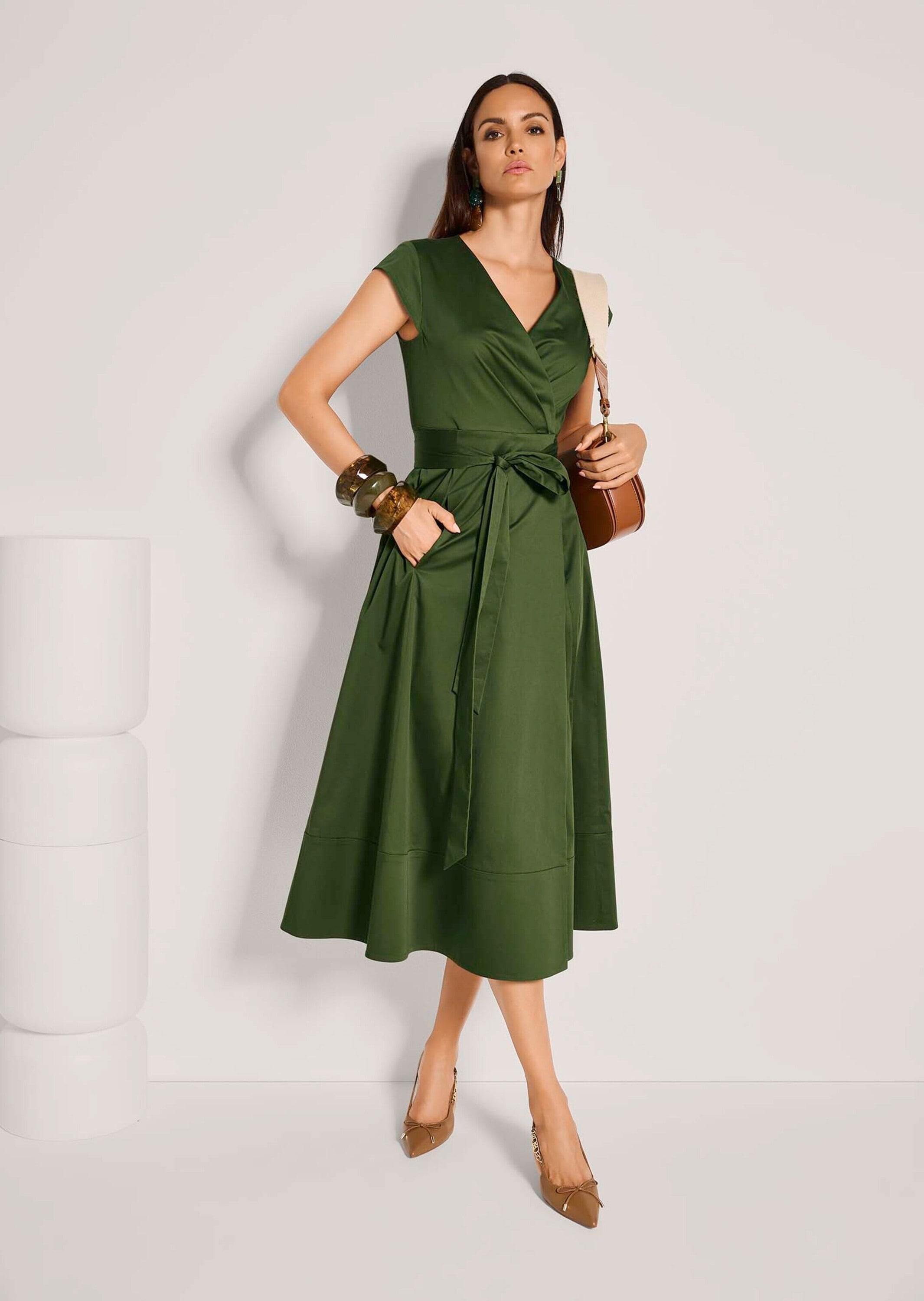 MADELEINE Midikleid »Wickelkleid Sommerkleid mit V-Ausschnitt« Eingrifftasche Wickelkleid mit Kapärmeln