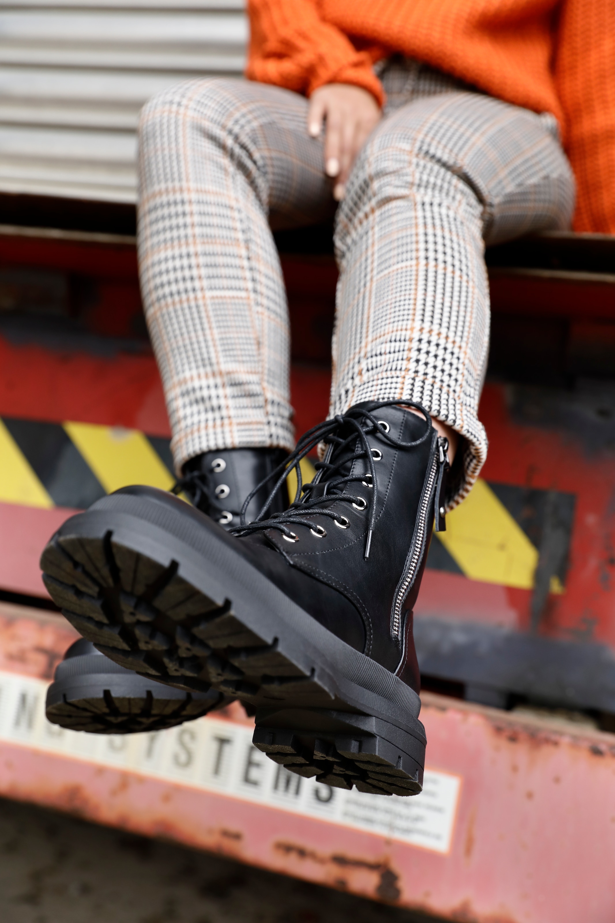 Aniston SHOES Schnürboots, Schnürstiefelette, Workerboots, Profilsohle - NEUE KOLLEKTION