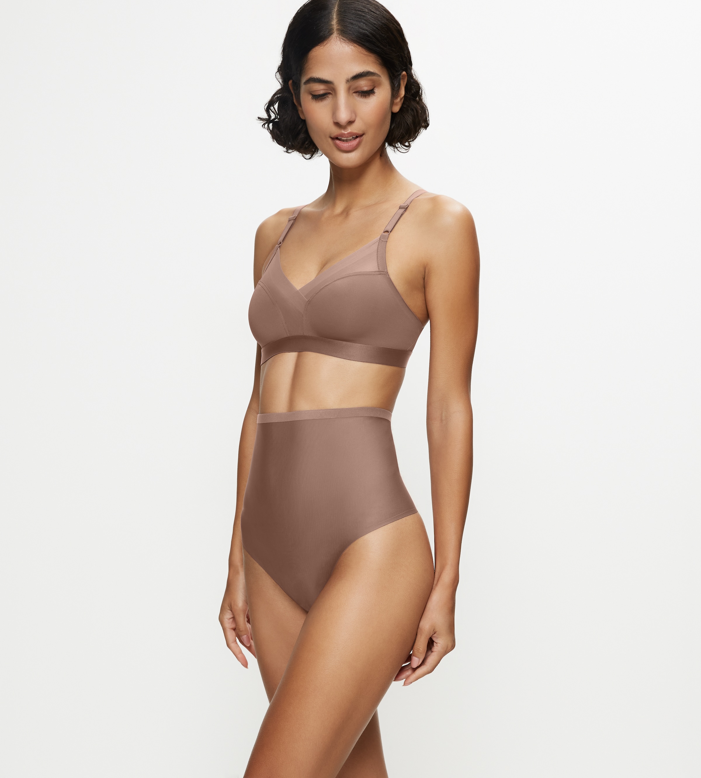Triumph Shapingslip »Shape Smart Highwaist String«, glättend, leicht formend, hochgeschnitten
