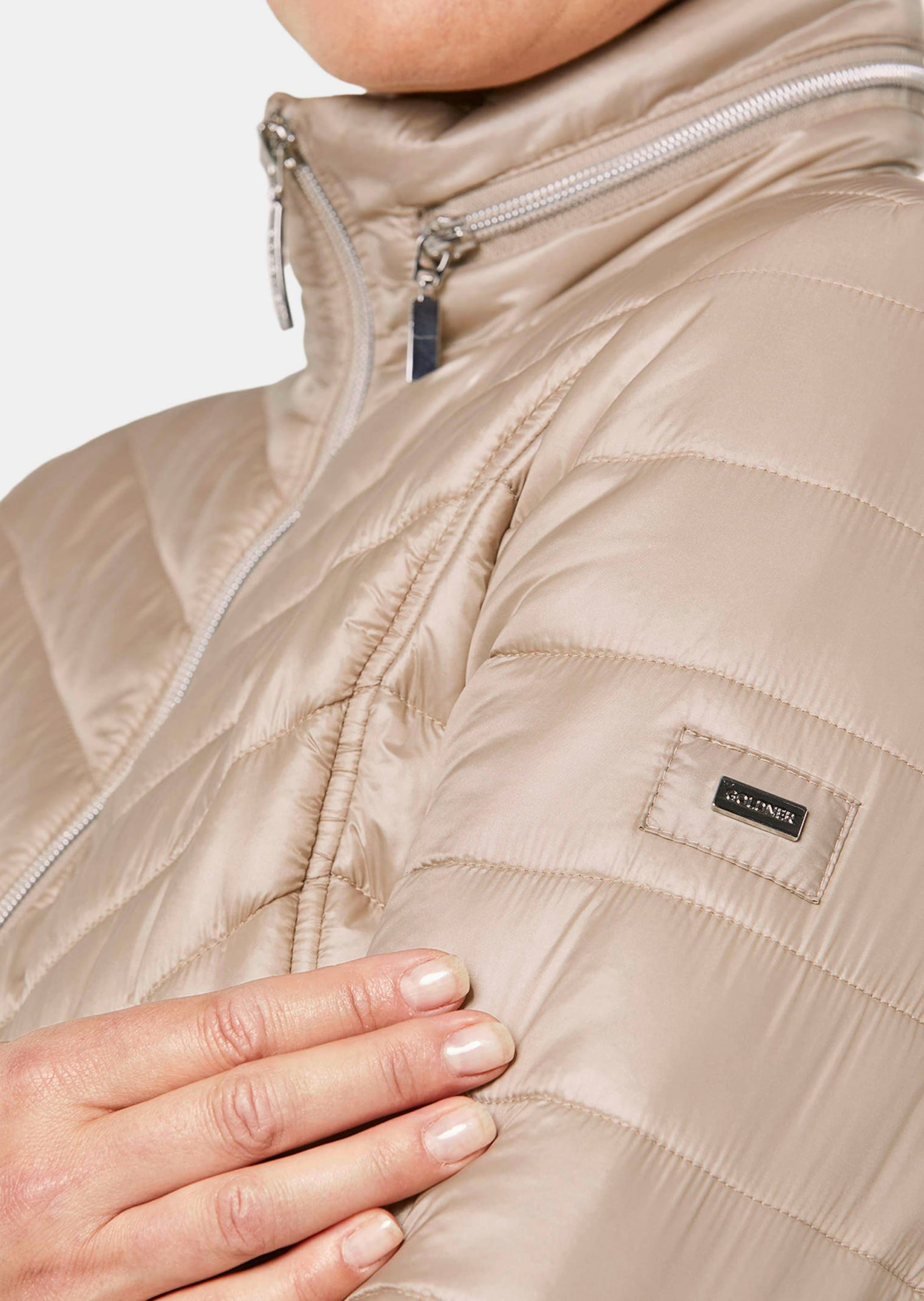 GOLDNER Kurzjacke »Longsteppjacke Figurschmeichelnde, leichte Longsteppjacke«