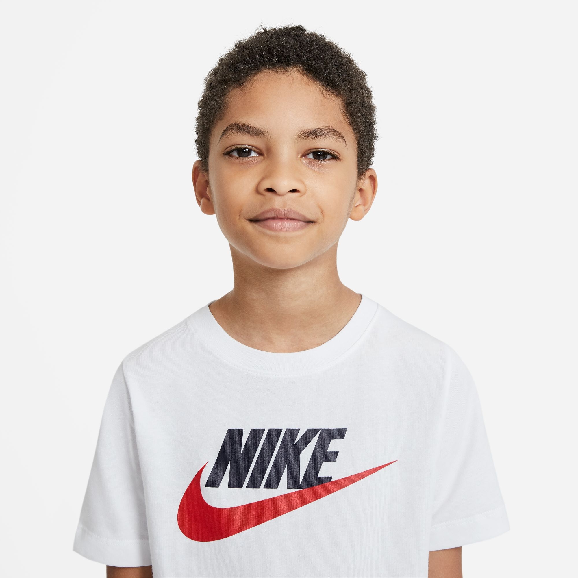 Nike Sportswear T-Shirt »BIG KIDS' COTTON T-SHIRT«