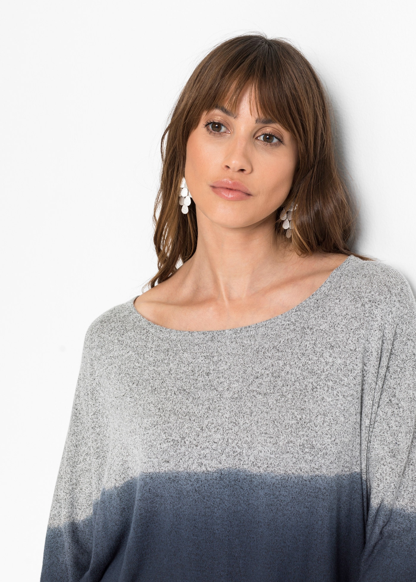 bonprix Oversize-Shirt Oversize-Passform, 3/4-Fledermausärmel, mit Farbverlauf