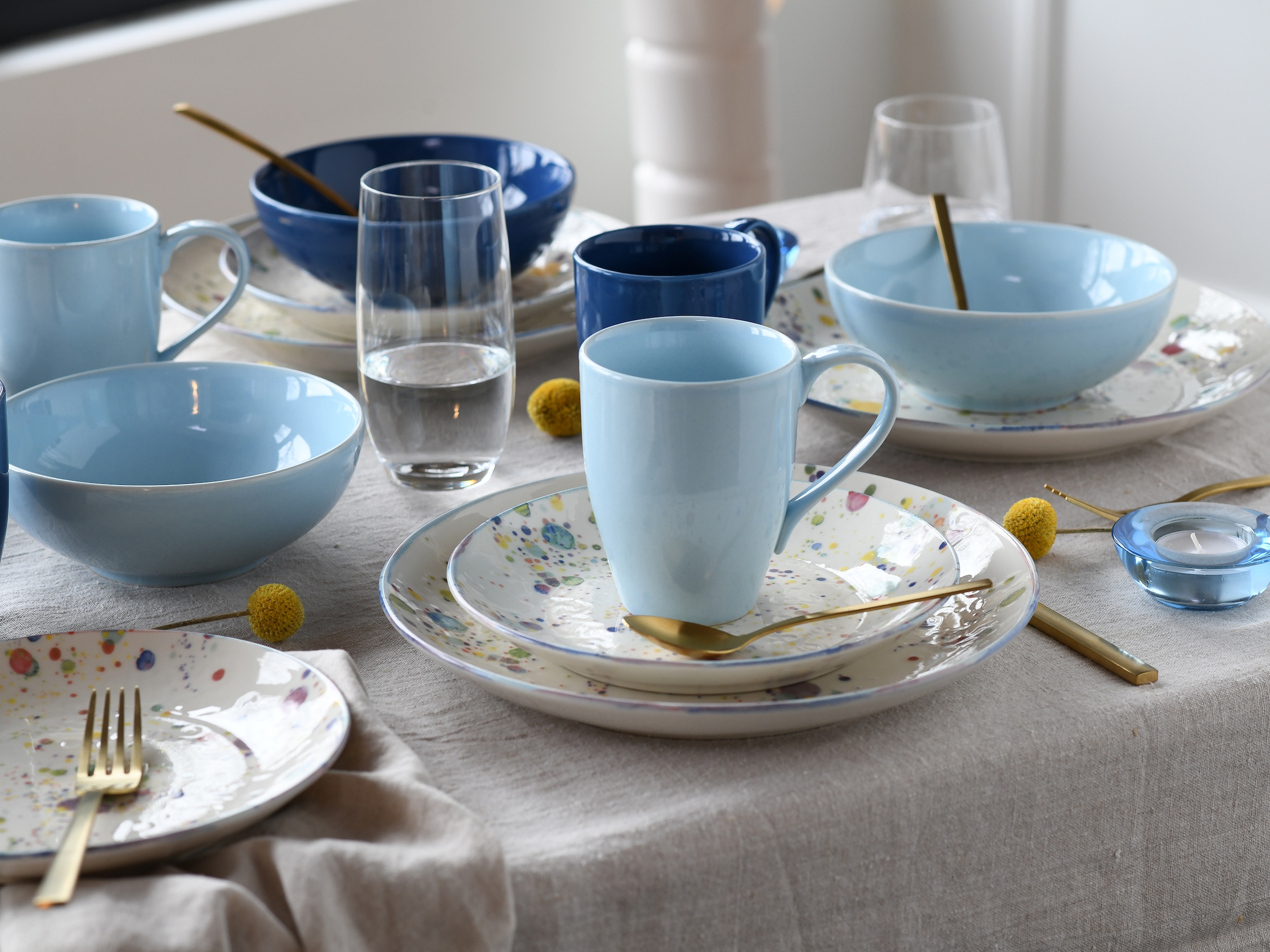 CreaTable Kombiservice »Candy Drops, Kombi-Service 16-tlg.« Unregelmäßige bunte Punkte, Gute Laune Geschirr, Frisch, Freundlich