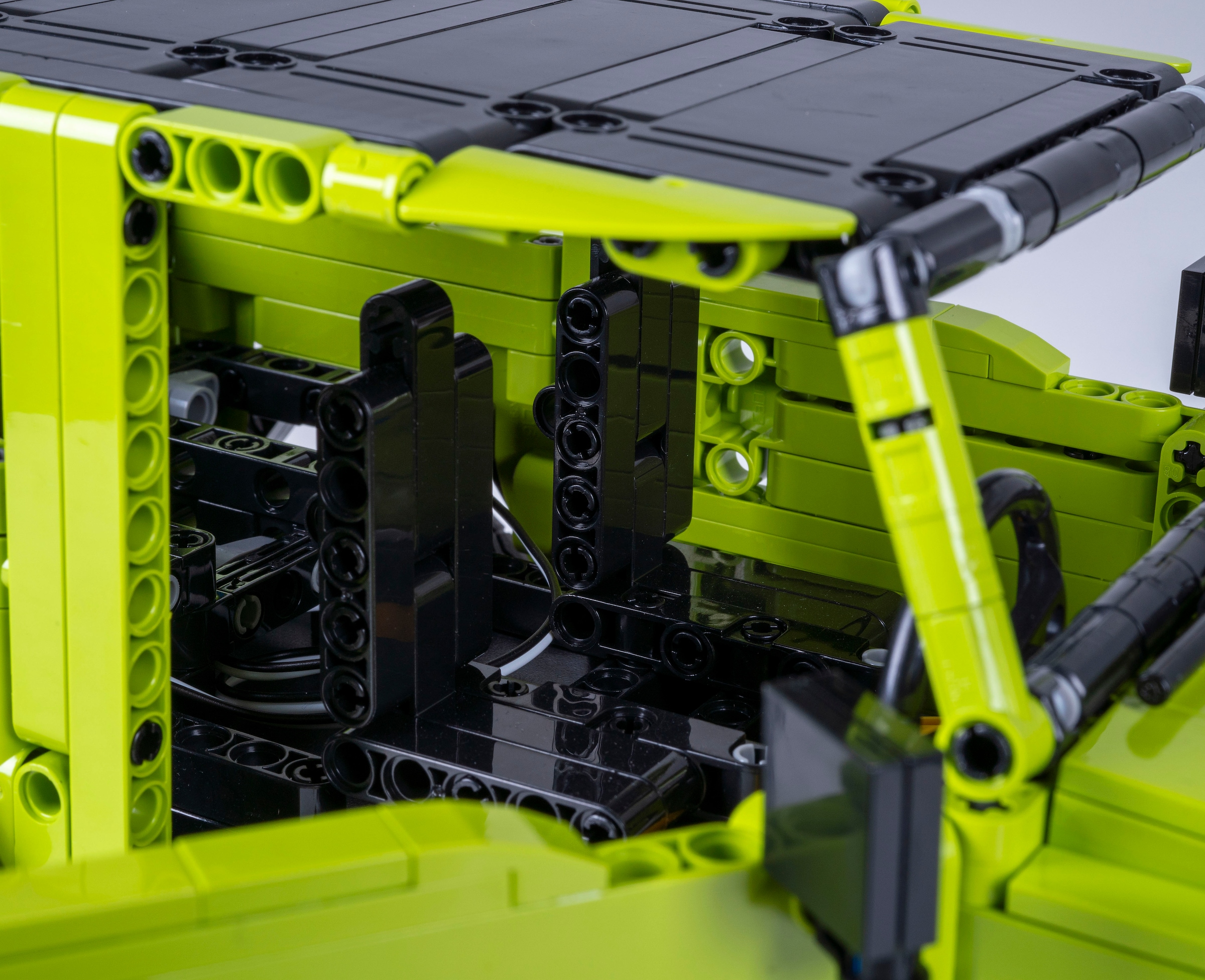 Jamara RC-Auto »CaDA, Suzuki Jimny 1:12 grün 2,4GHz Bricks«, (579 tlg.), mit LED Licht