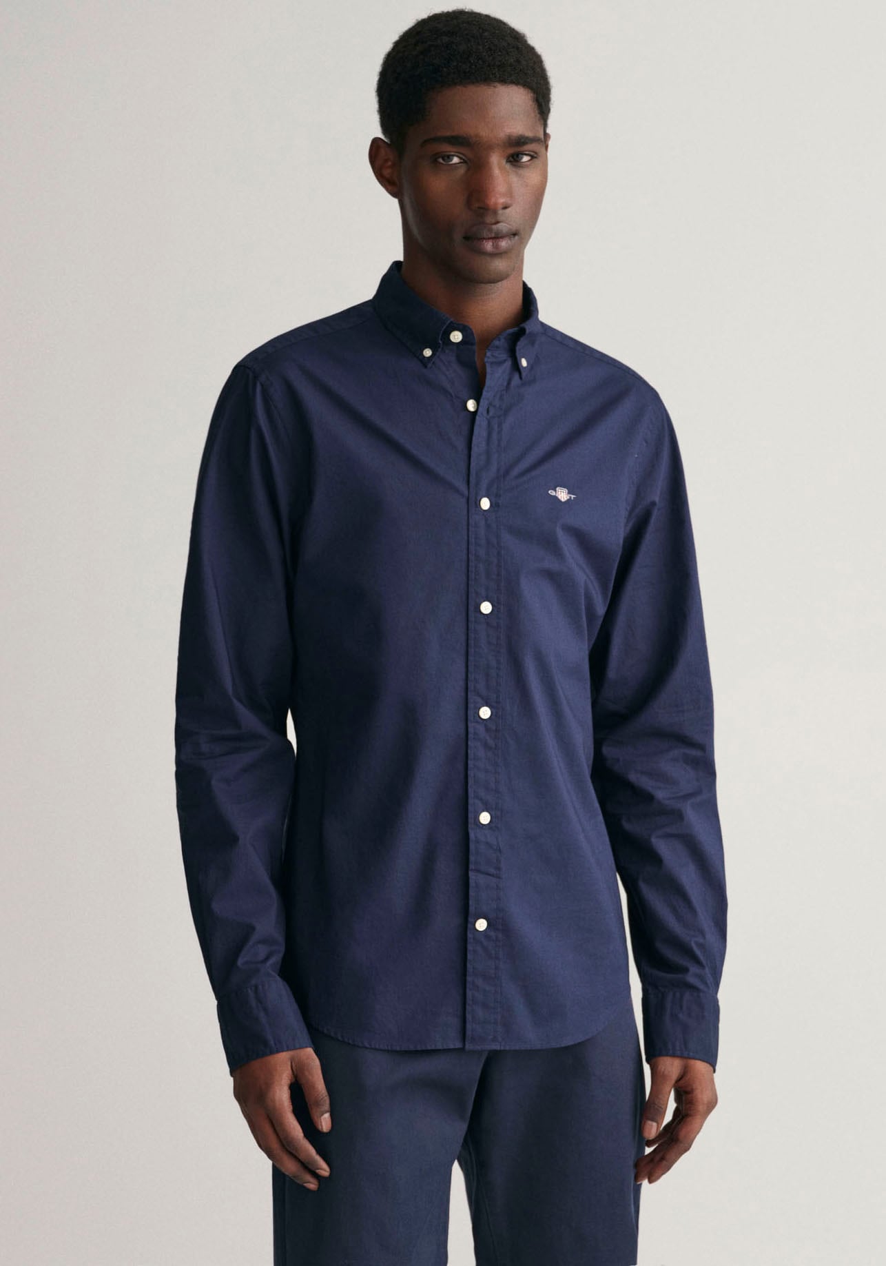 Gant Langarmhemd »Popline Hemd Slim Fit«, bei Logostickerei Brust mit klassischer auf ♕ der