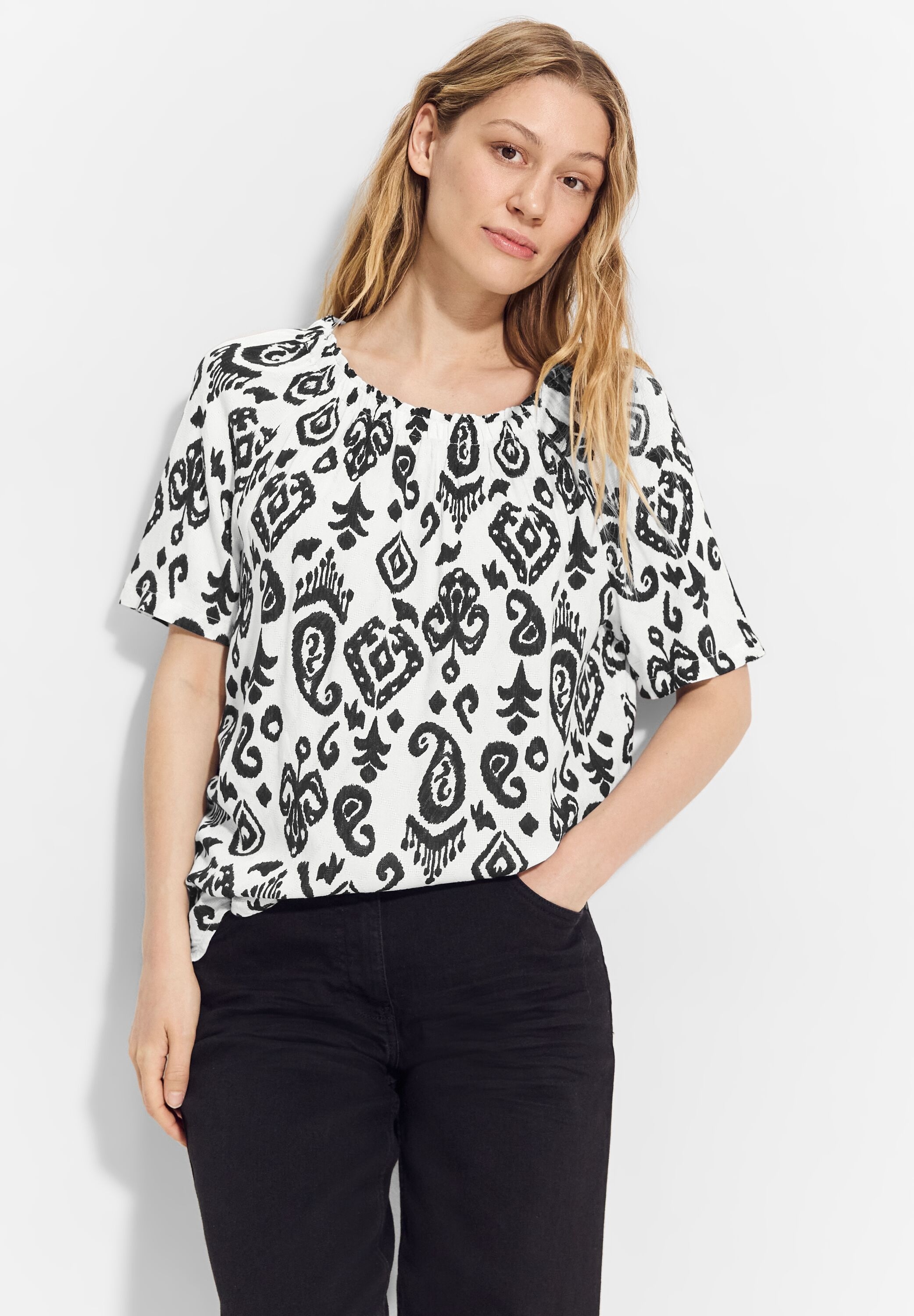 Carmenbluse, mit Ornament Muster