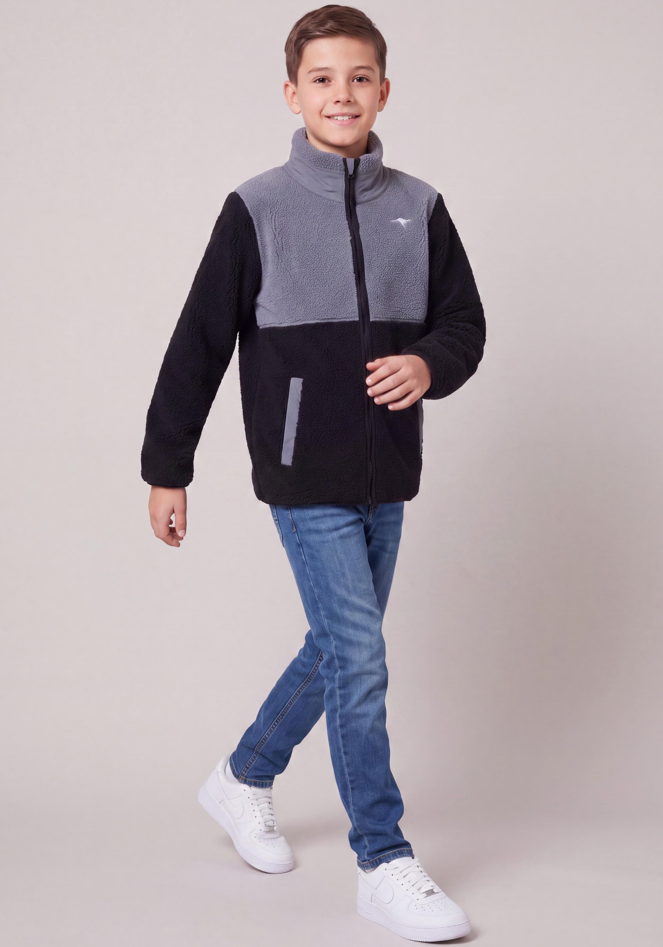 KangaROOS Sweatjacke »Teddy-Fleecejacke mit kontrastfarbigen Einsatz und KangaROOS Stickerei« Colorblocking Teddy-Fleecejacke mit Stehkragen