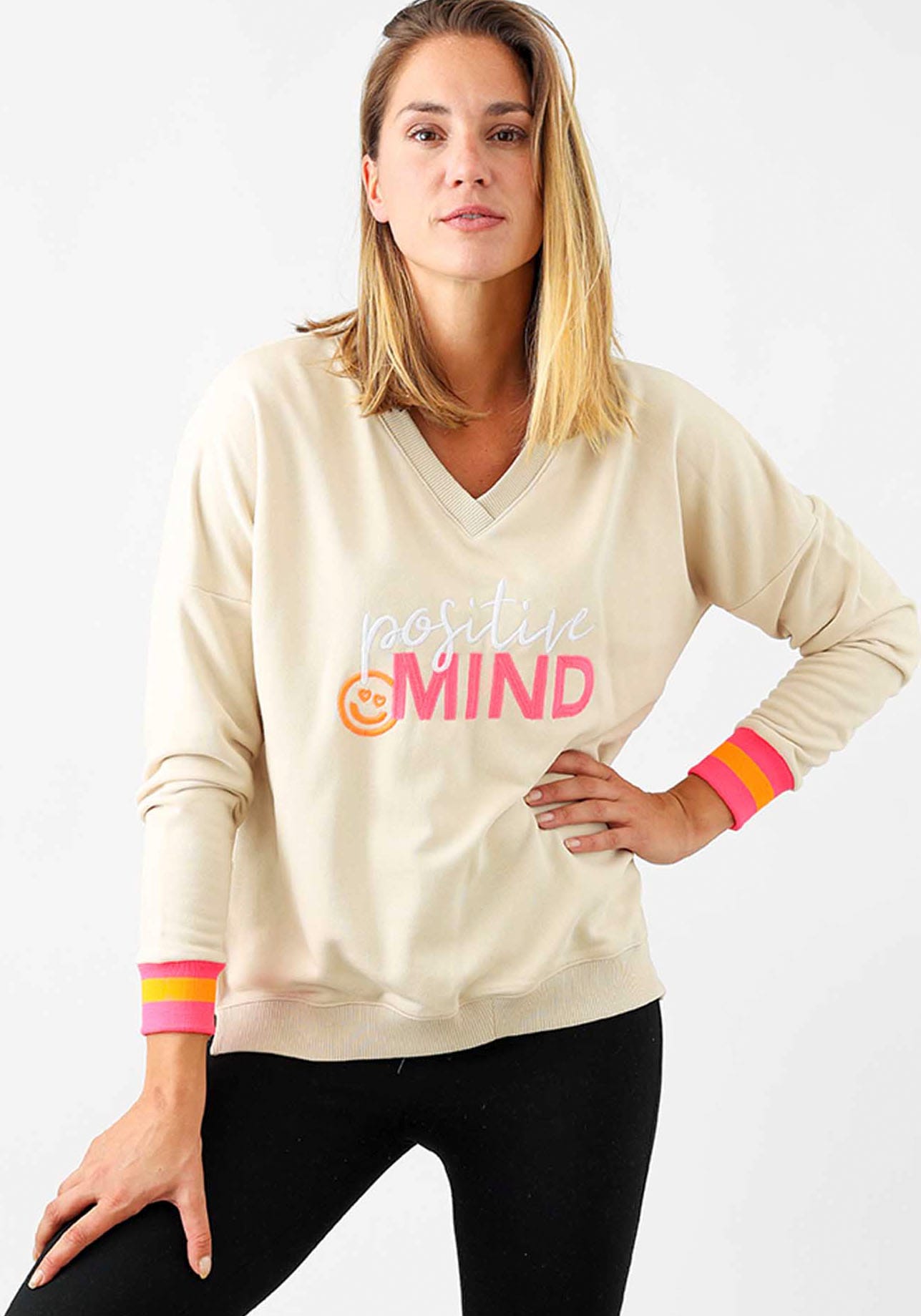 Sweatshirt, mit V-Ausschnitt, "Positive Mind"-Aufstick und neonfarbenen Bündchen