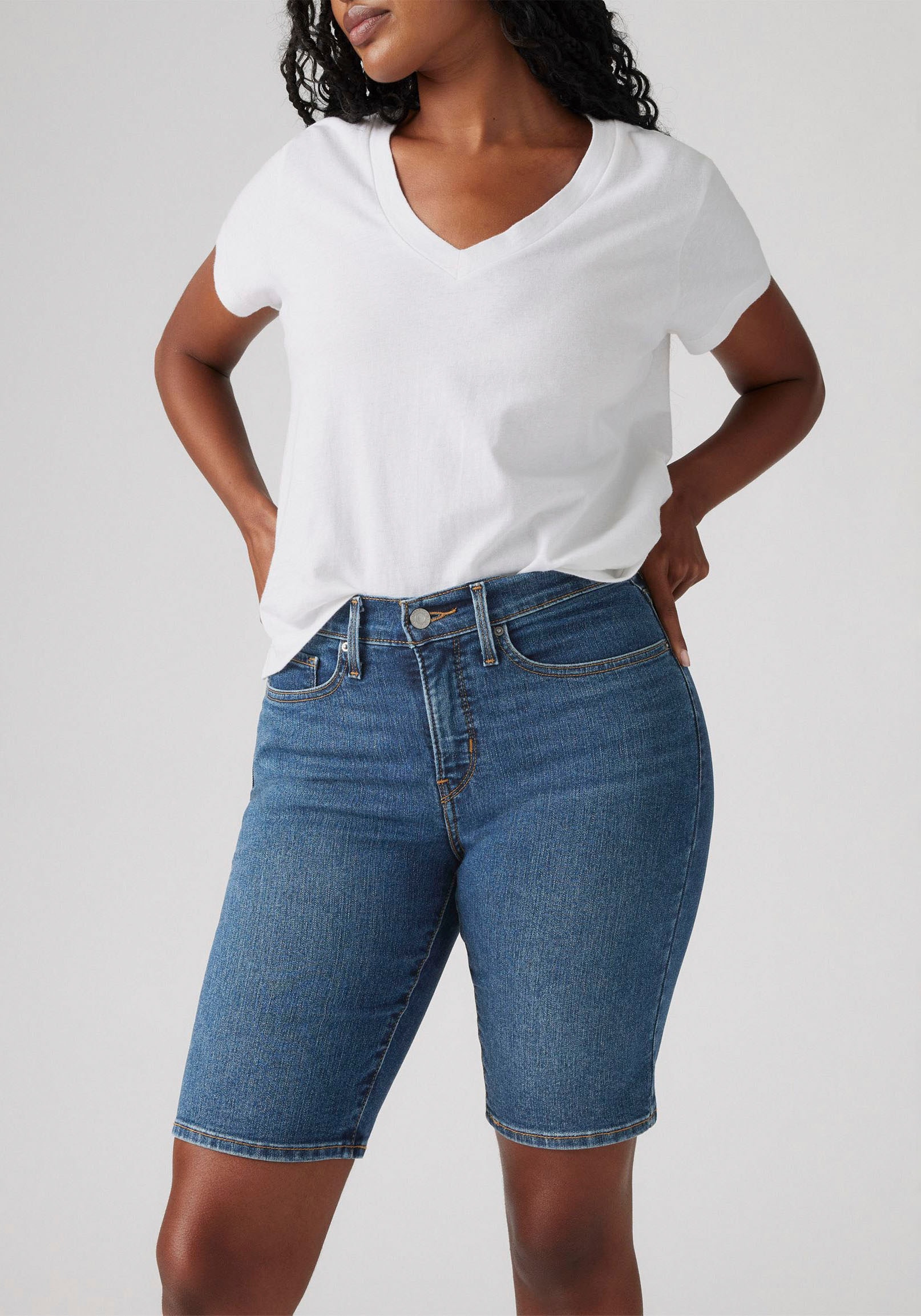 Levi's® Shorts »SHAPING BERMUDA«, im Five-Pocket Style