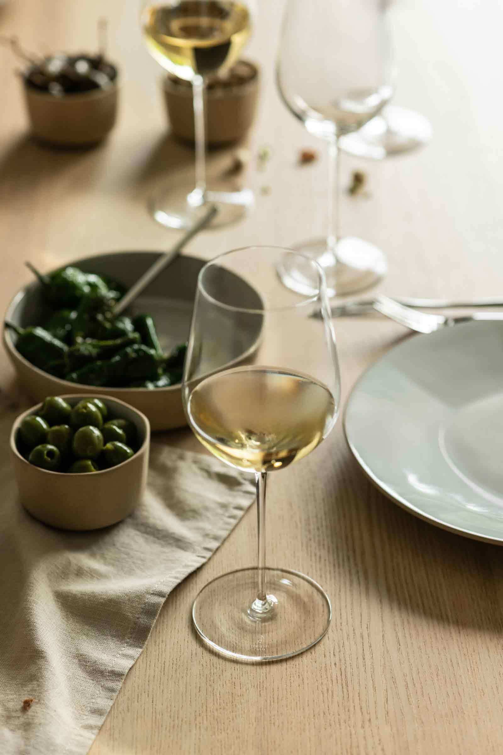 Zwiesel Glas Weißweinglas »Weißweingläser VUELO 517 ml 6er Set transparent« Spülmaschinengeeignet