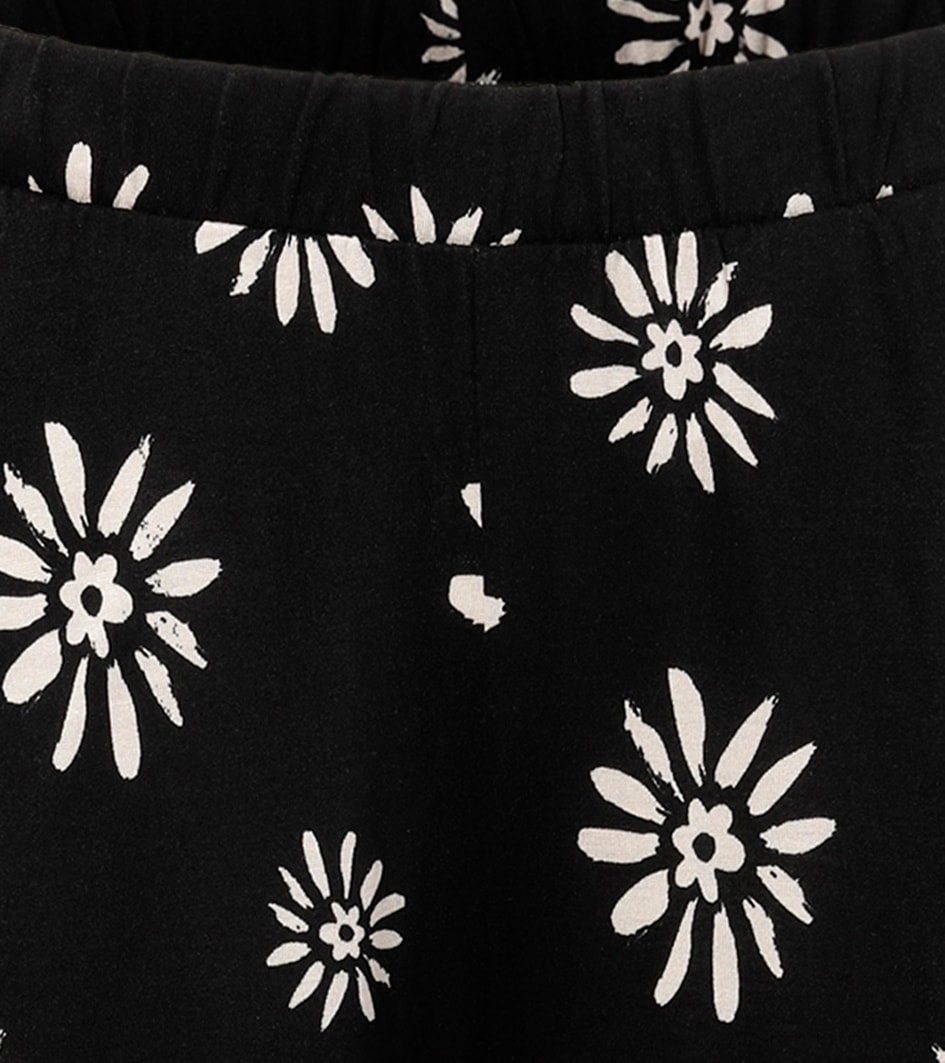 Aniston SELECTED Schlupfhose, mit trendigen Blütenprint allover