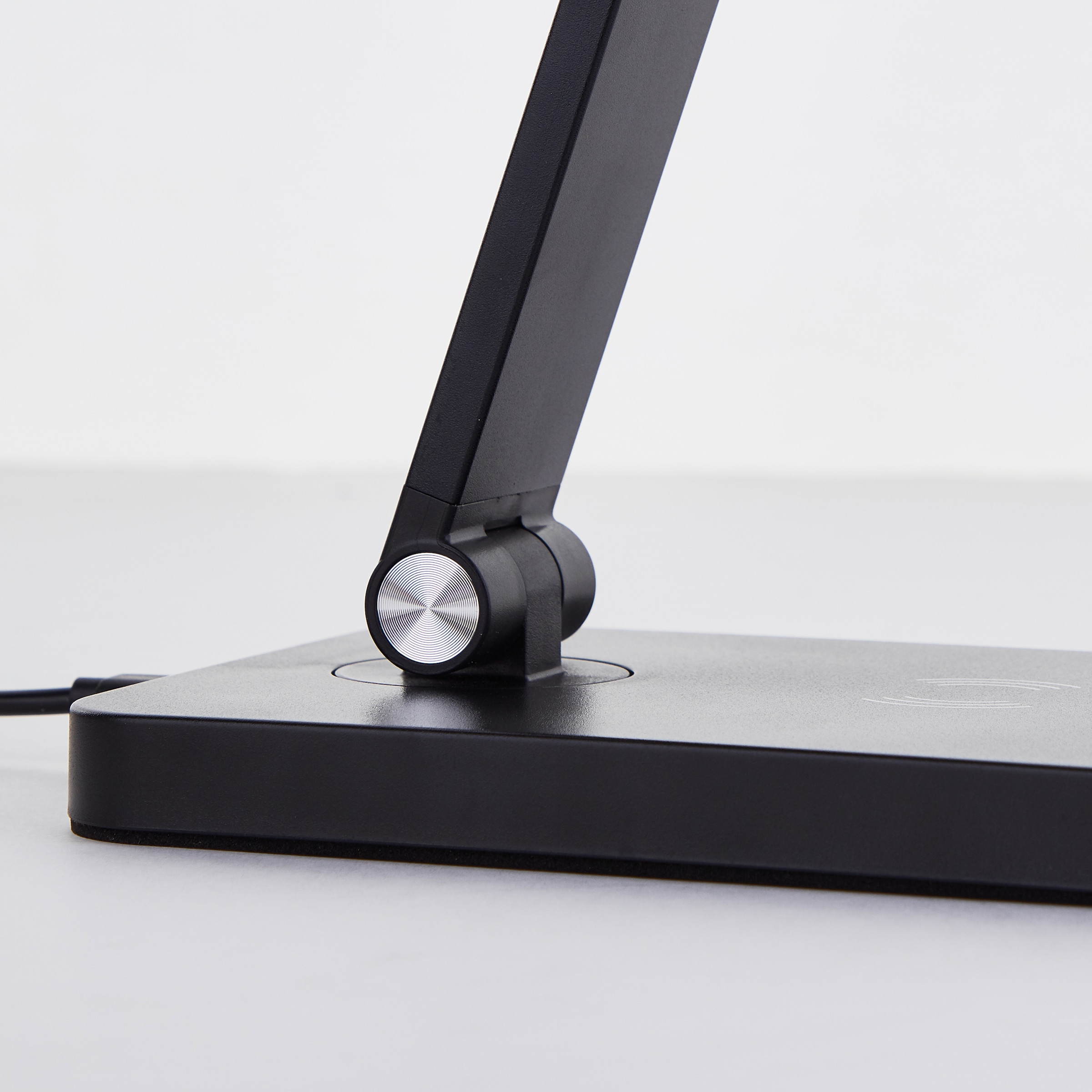 Brilliant LED Tischleuchte »Florence« 1 Stk. warmweiß - kaltweiß 38 x 11 x 34 cm, 610 lm, 2700-6500K, 3-Stufen dimmbar, USB, schwenkbar