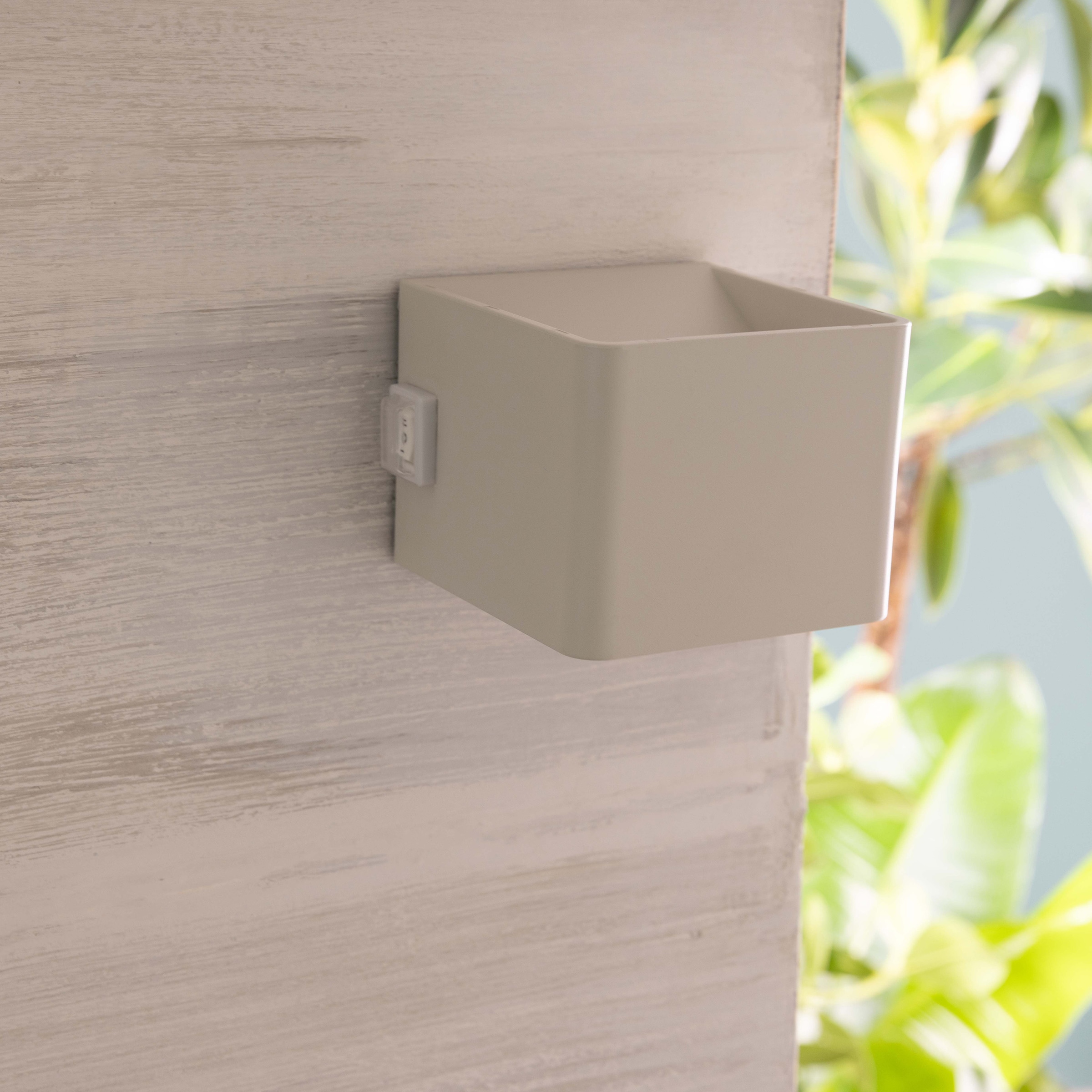 Brilliant Außen-Wandleuchte »Iseo - portable Akkuleuchte inkl. Magnetplatte« LED-Modul 1 Stk. Warmweiß Akku, 300 lm, 3000 K, USB, schwarz, mobile Außenlampe, Wandlampe