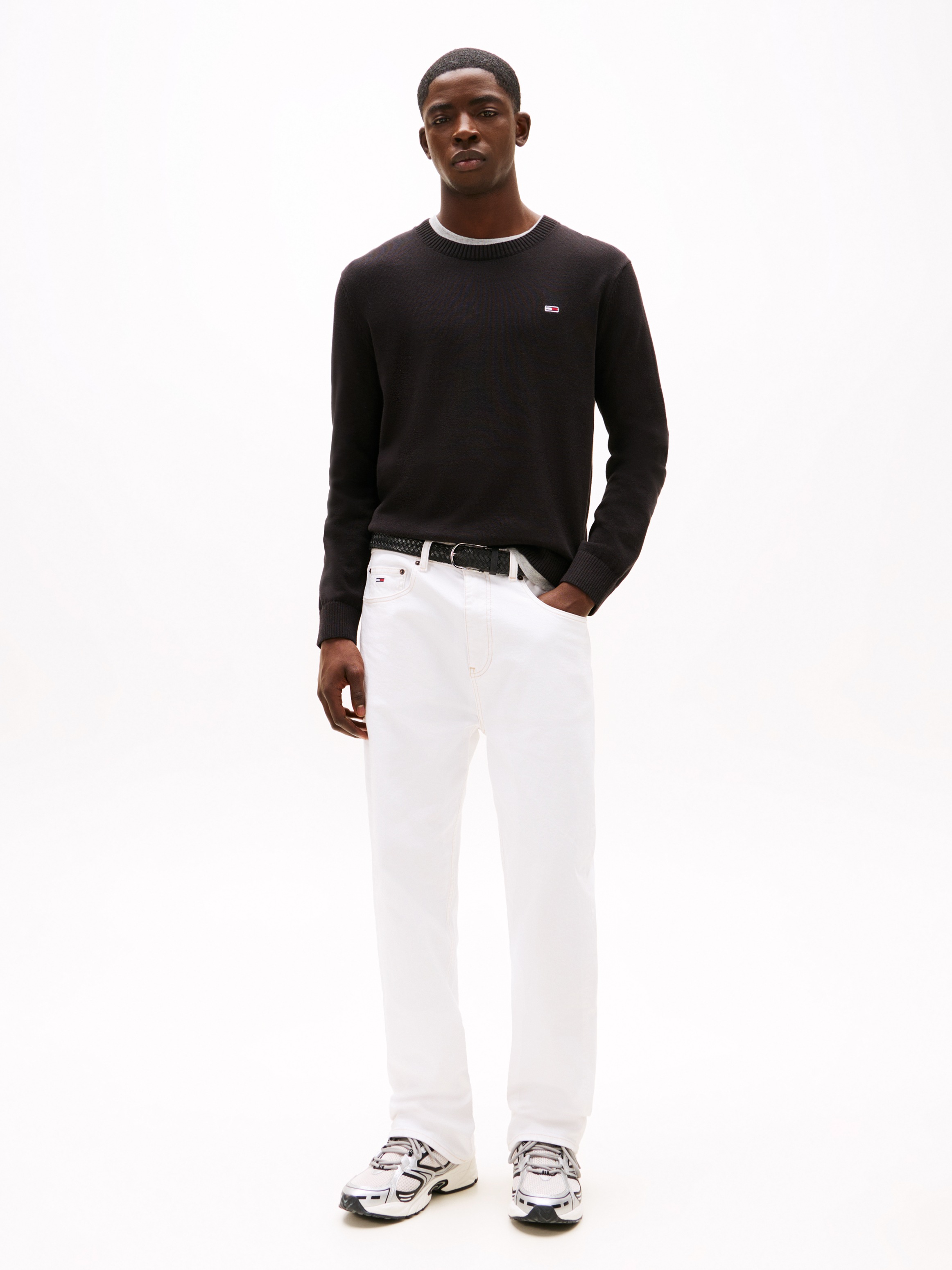 Tommy Jeans Rundhalspullover »TJM SLIM ESSENTIAL LIGHT SWEATER«, mit Flag-Patch