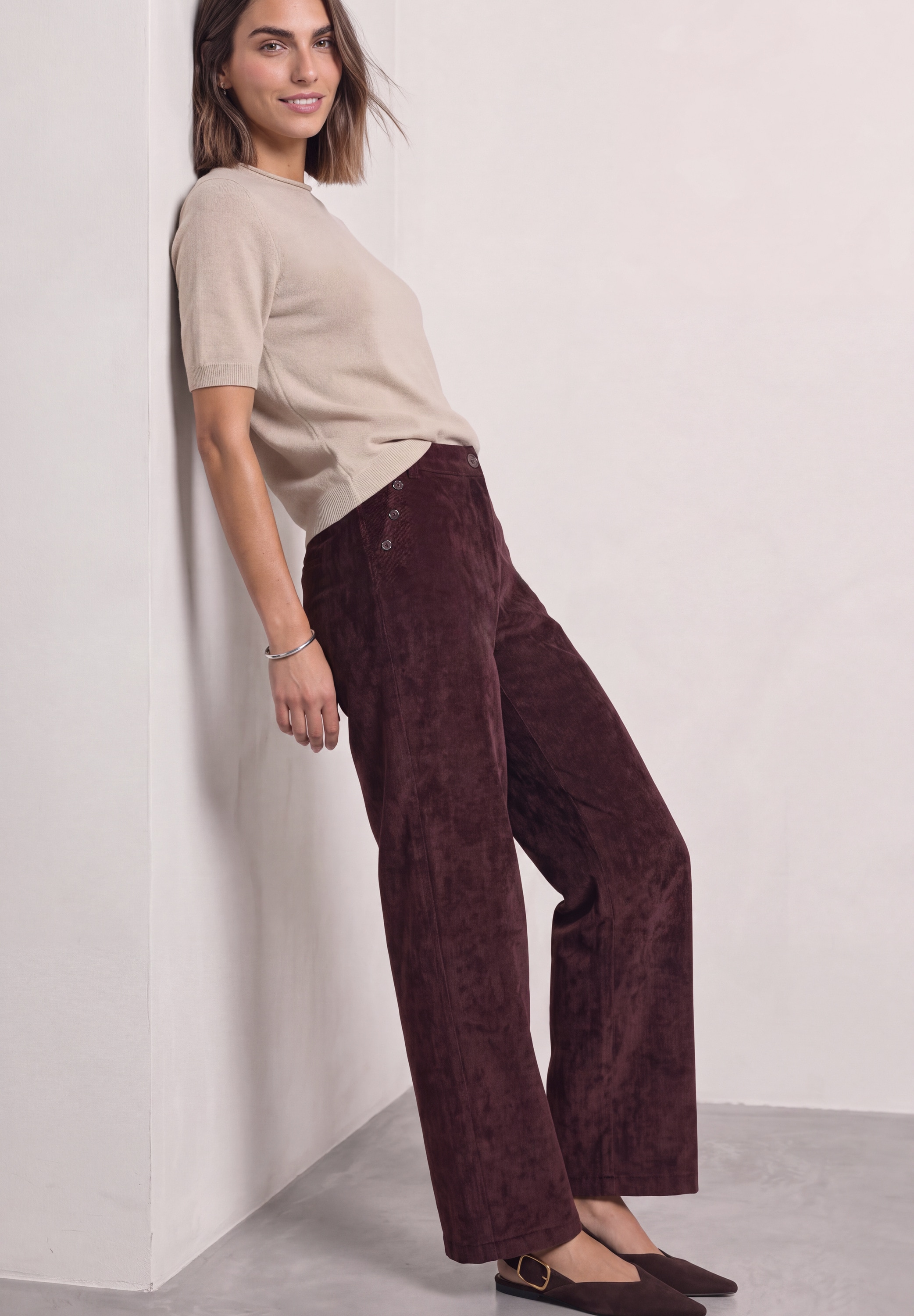 STREET ONE Cordhose »Style Amalia«  Streight Leg mit Zierknöpfen