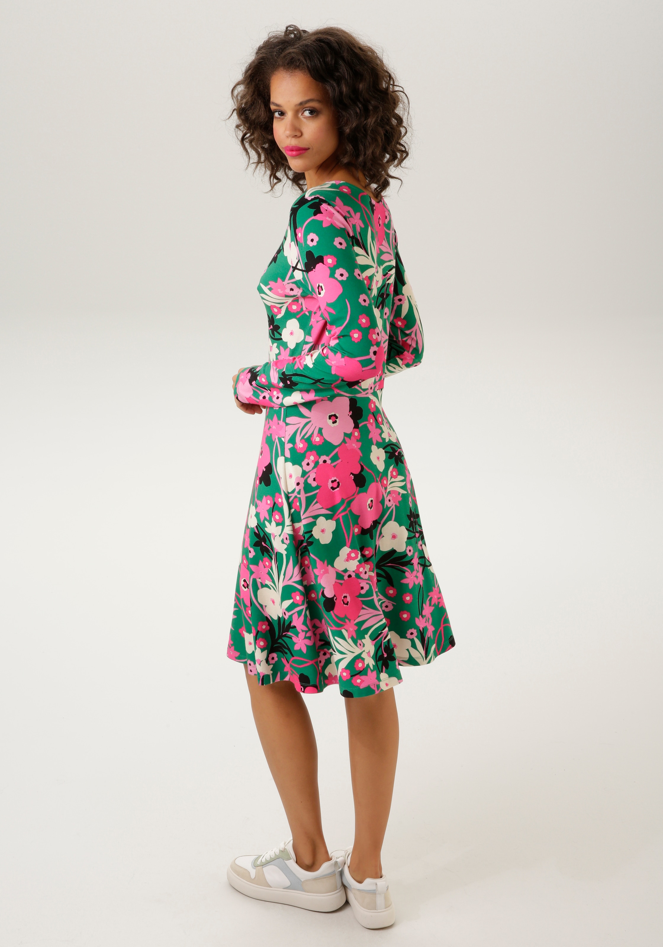 Aniston CASUAL Jerseykleid, mit trendfarbigen KOLLEKTION -jedes ♕ - ein NEUE Teil Blumendruck bei Unikat