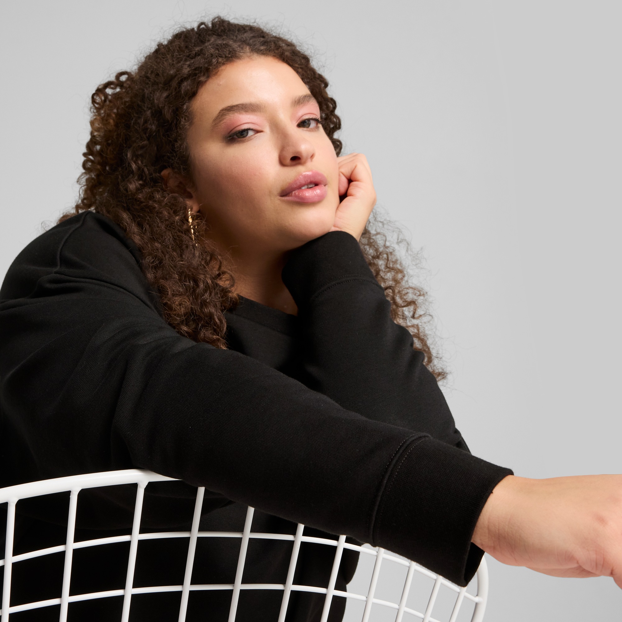 PUMA Langarmshirt »ESS SMALL NO. 1 LOGO RELAXED CREW TR« mit Rundhalsausschnitt, Langarm, aus Baumwollmischung