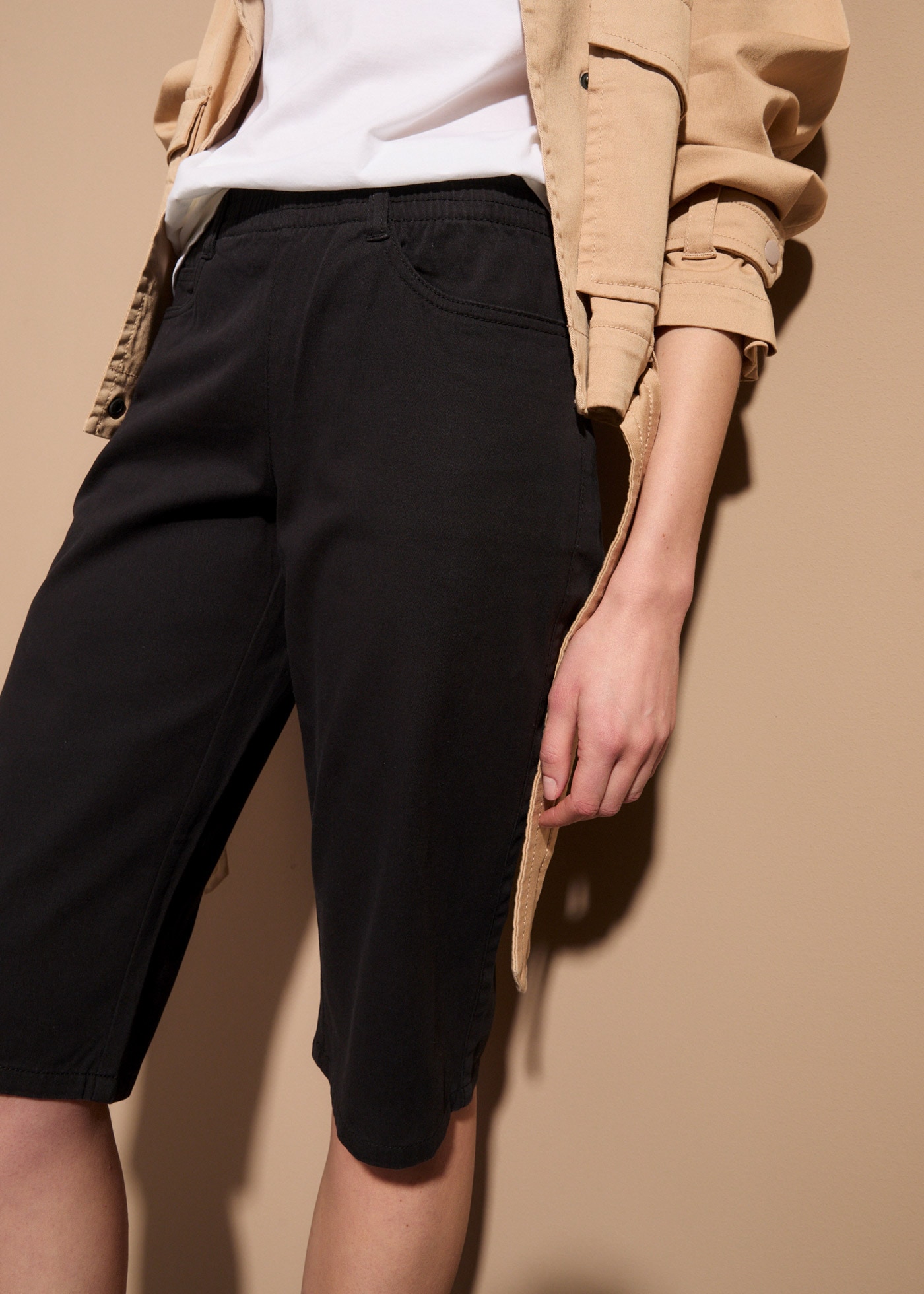 bonprix Bermudas  Stretch-Bermuda, in Twill- und Jeansoptik, mit elastischem Bund