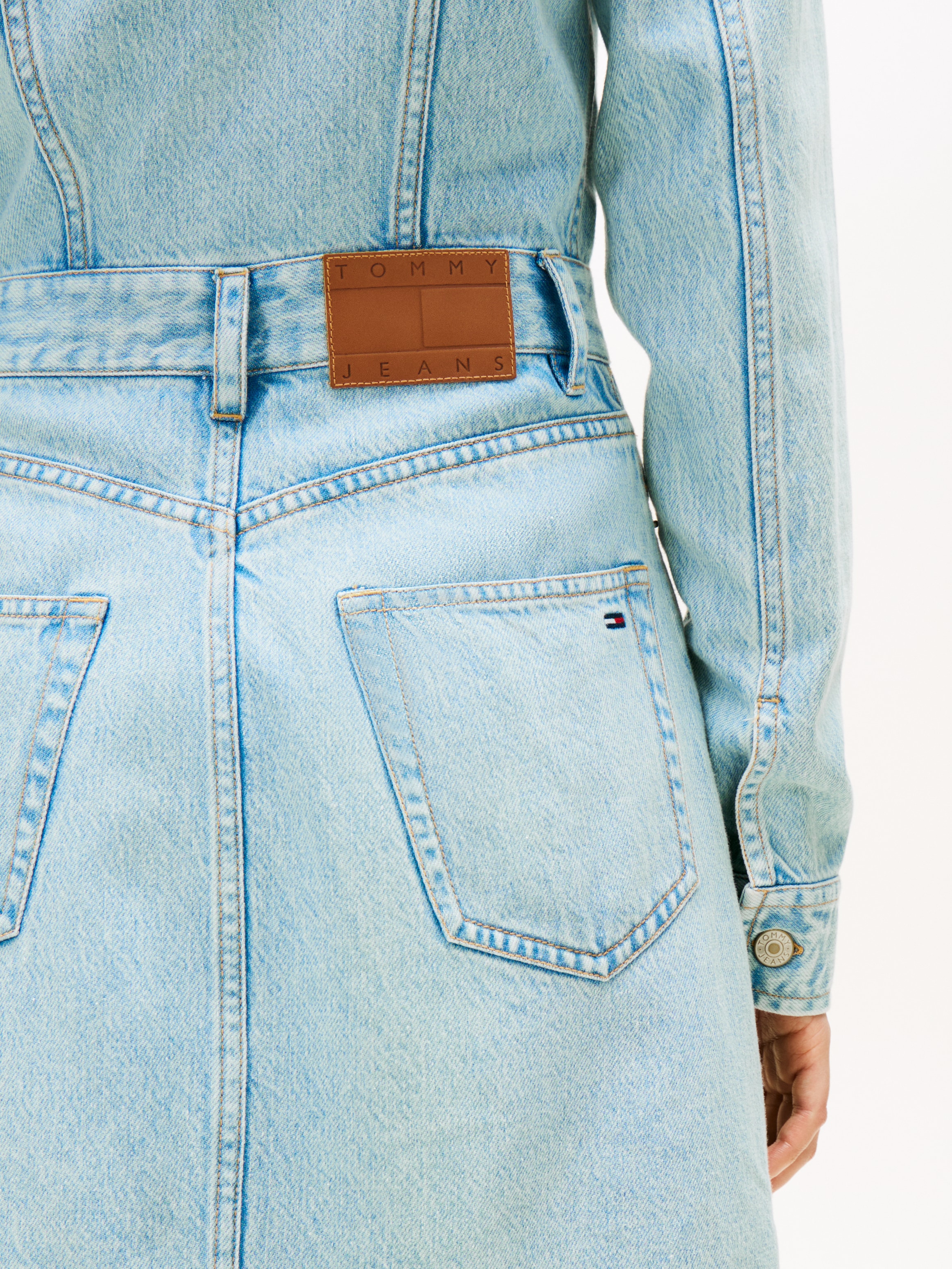 Tommy Jeans Jeanskleid »MINI TRUCKER DENIM DRESS« Brusttaschen