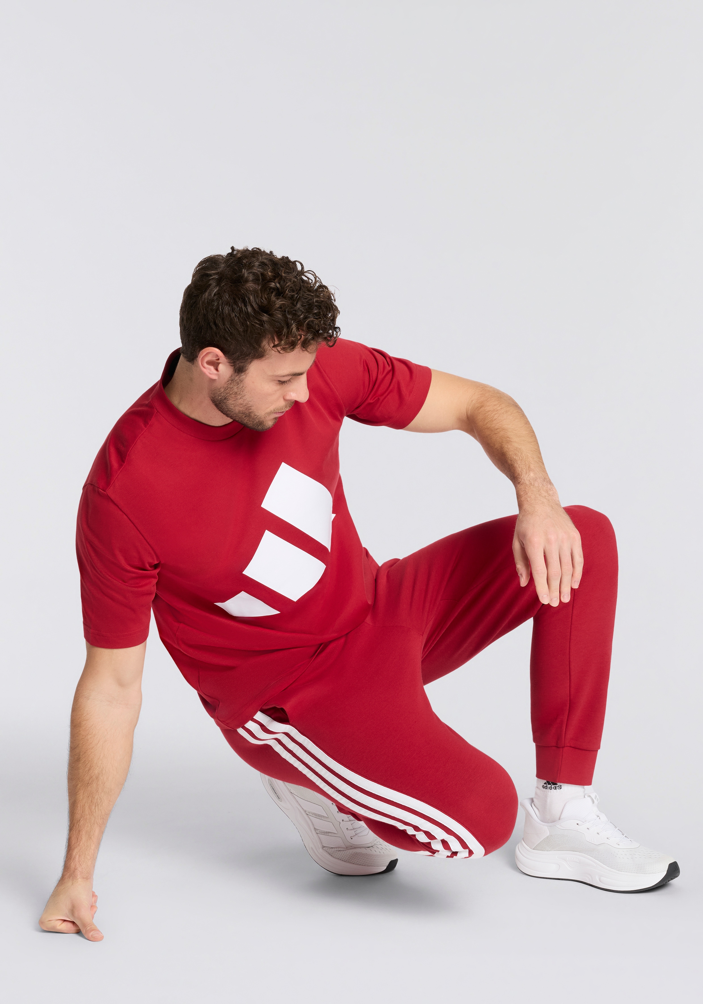 adidas Sportswear T-Shirt »ESSENTIALS BIG LOGO« klassische Silhouette, mit Rundhalsausschnitt