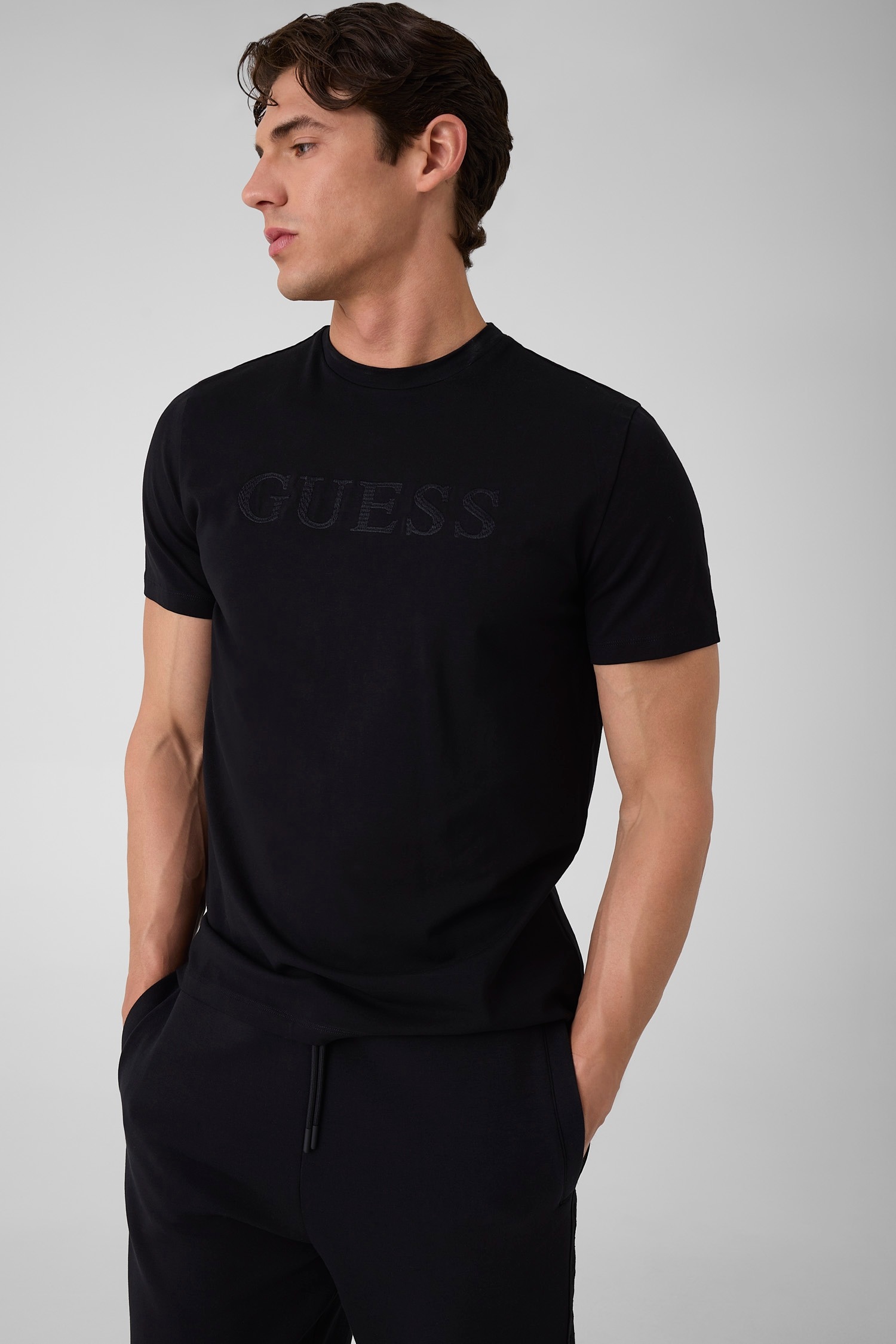Guess T-Shirt »PRAT« Regular Fit, Logo-Stickerei