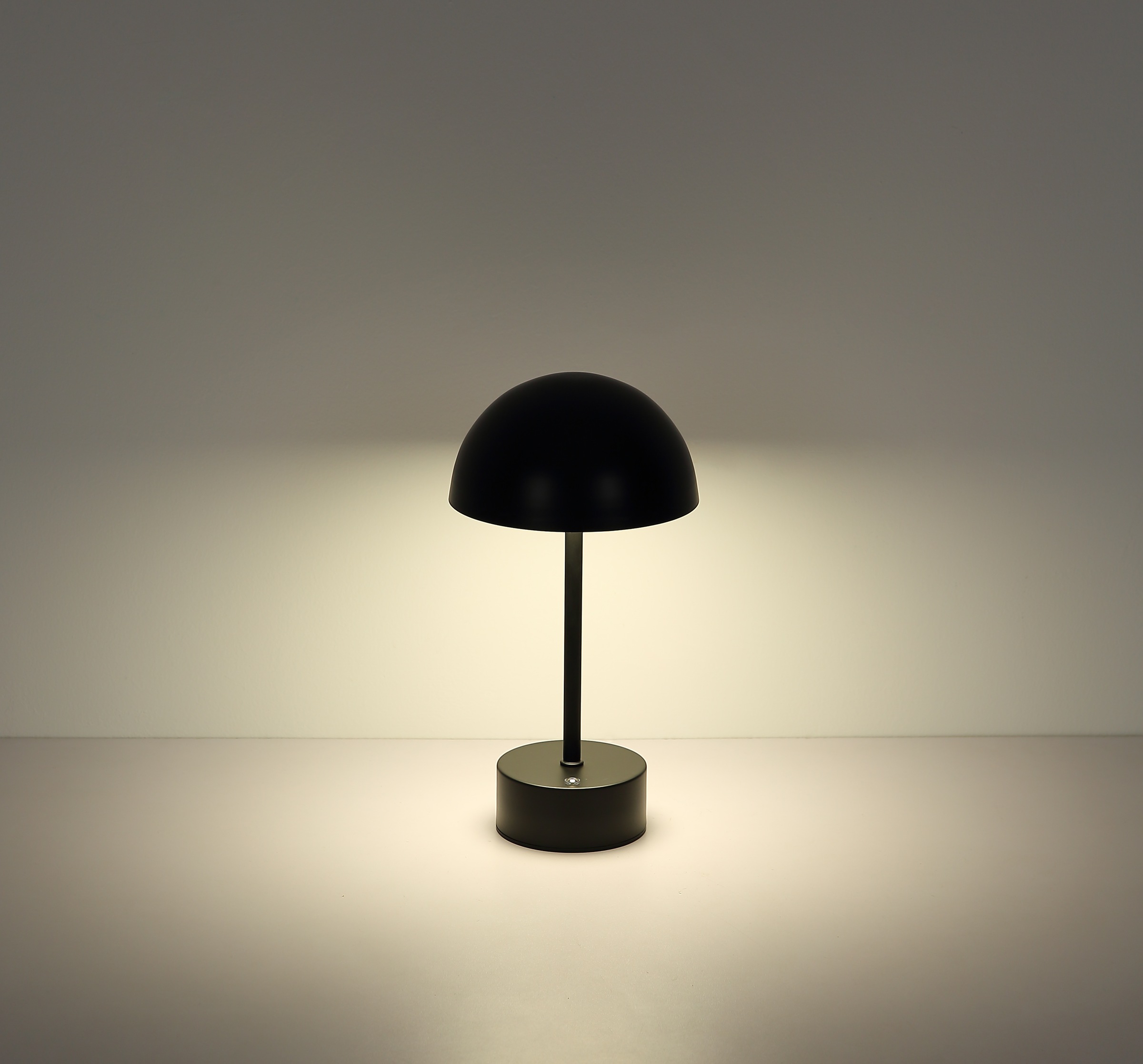 OTTO home LED Tischleuchte »Briia - Akku Tischleuchte mit CCT« LED-Modul 1 Stk. warmweiß - kaltweiß Touchdimmer, CCT, USB, Akkulampe, dimmbar, warmweiß - kaltweiß