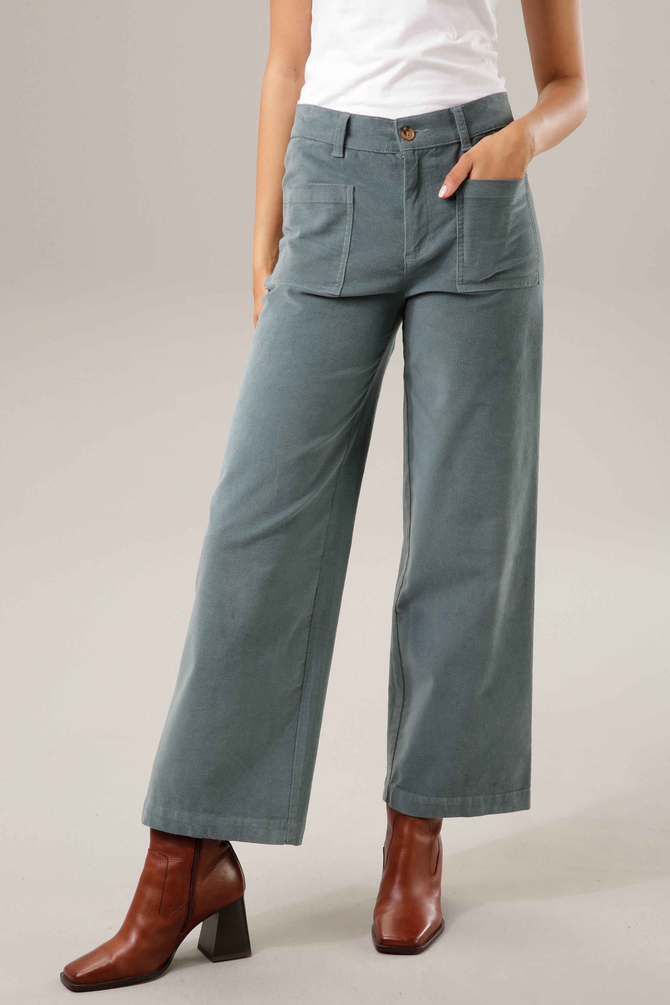 Aniston CASUAL Cordhose, in bei Hight-waist-Form angesagter ♕
