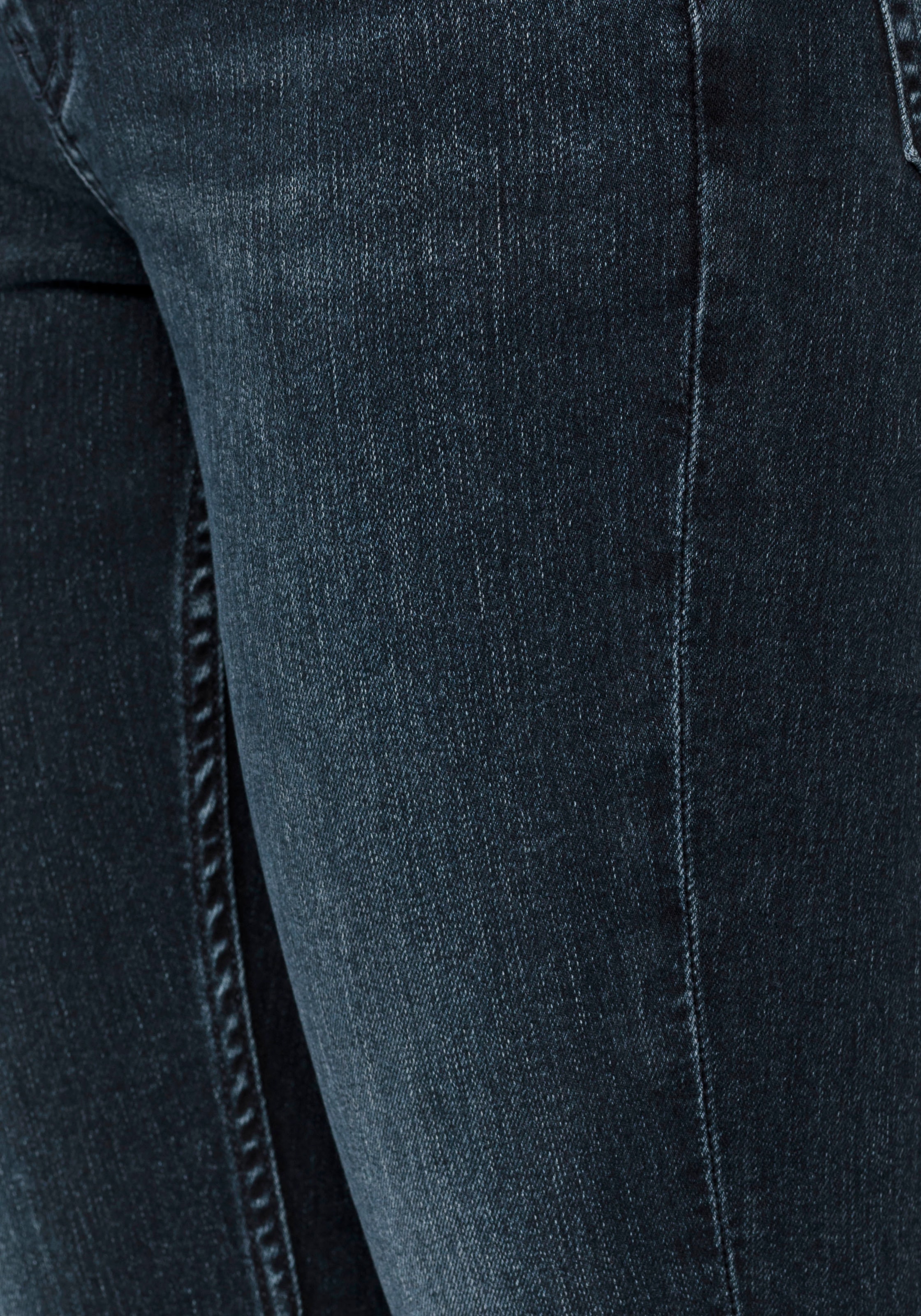 Levi's® Bootcut-Jeans »725 High-Rise Bootcut«, mit Schlitz