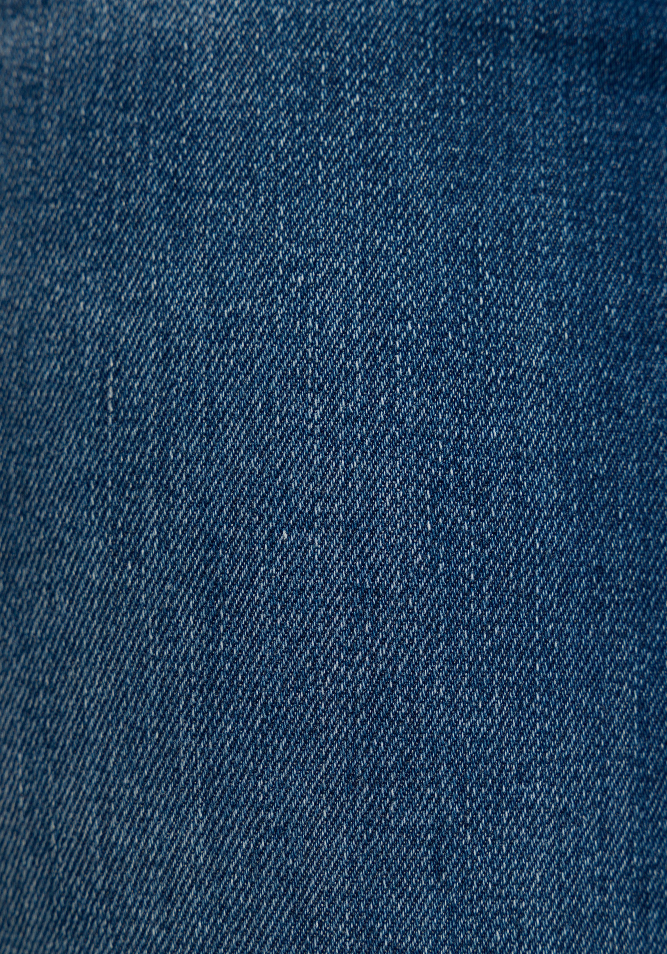 Tommy Jeans Skinny-fit-Jeans »Nora Mid Rise Skinny Fit«, mit Tommy Jeans Logo-Badge & Stickereien
