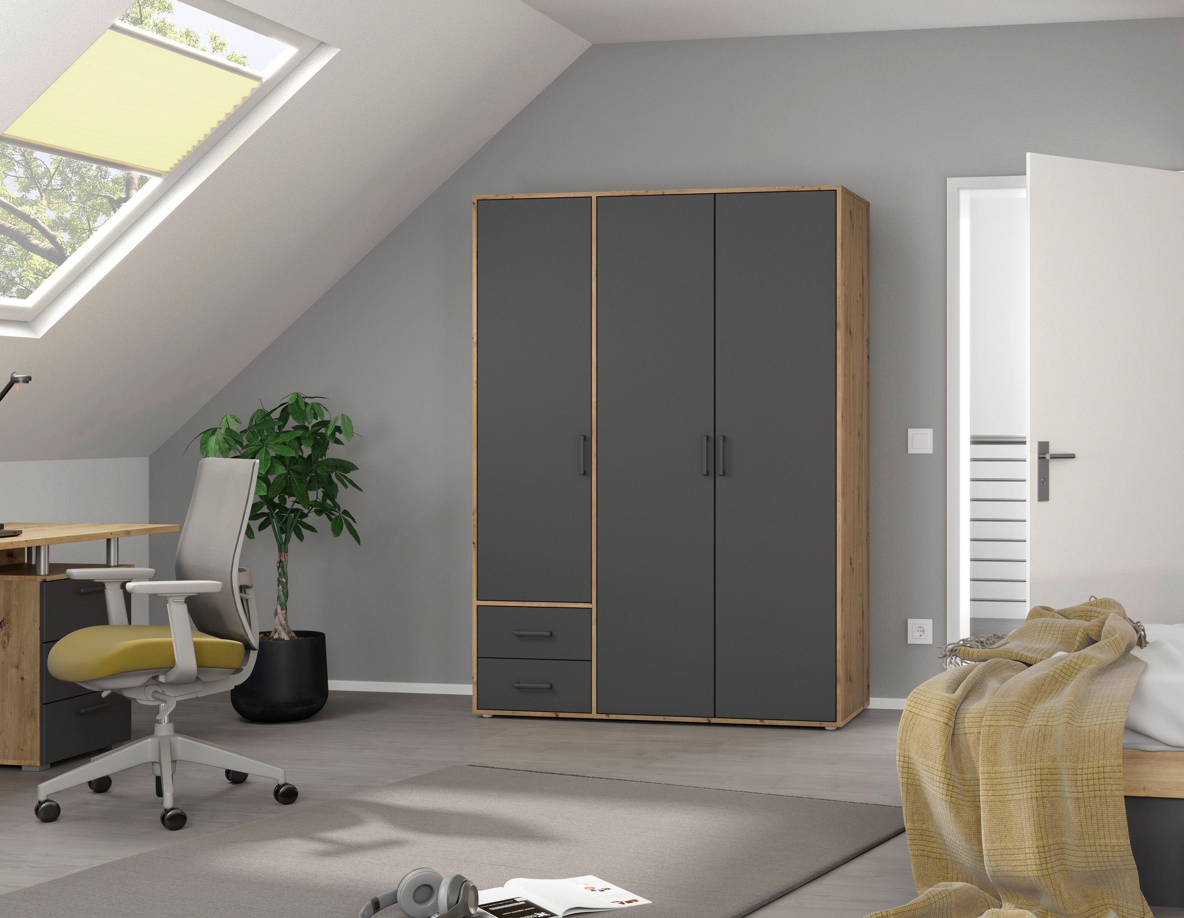 rauch Drehtürenschrank »Voyager, Kleiderschrank mit Außenschubkästen, Garderobe«, (in 3 verschiedenen Ausstattungen BASIC/CLASSIC/PREMIUM), Made in Germany