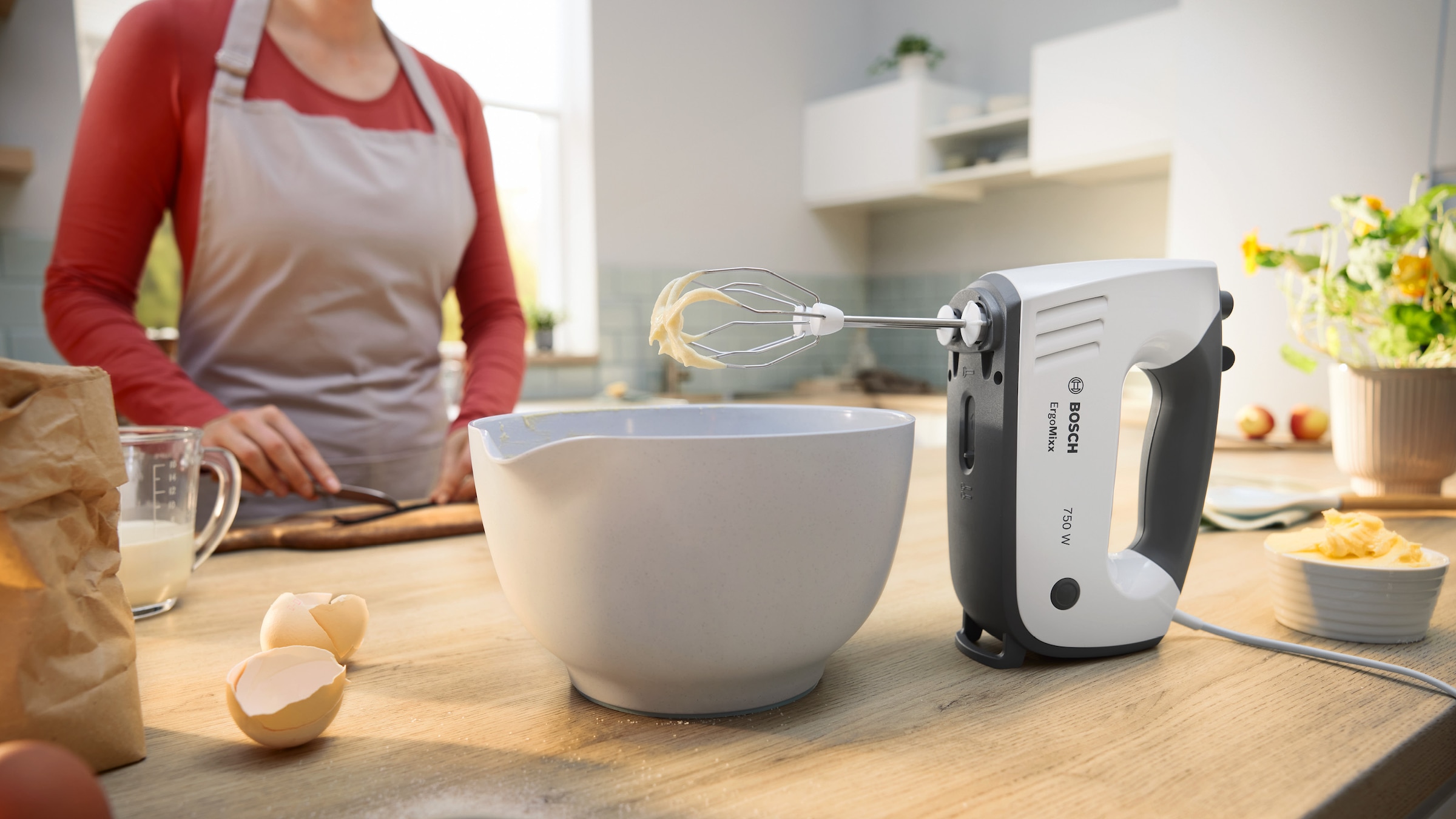 BOSCH Handmixer »ErgoMixx MFQ37470, Edelst. Rührbesen/Knethaken, 5 Stufen, weiß«, 750 W, Turbostufe, Mixfuß, leichtes Gehäuse, Made in Europe